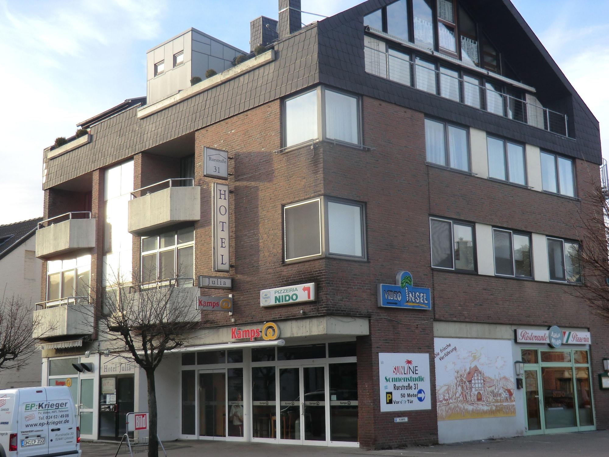 Vista Exterior Hotel Julia