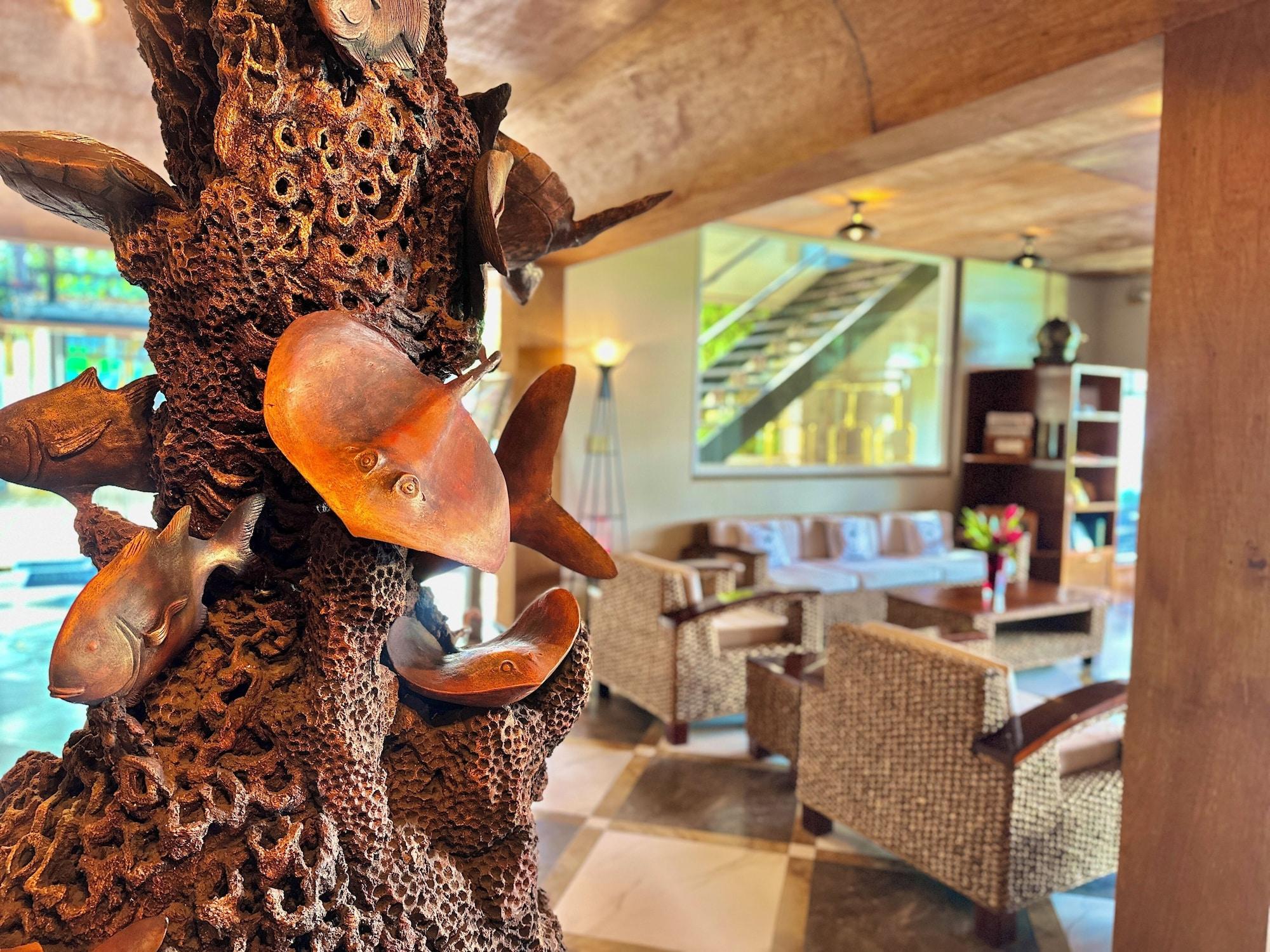 Vista Lobby Palau Central Hotel