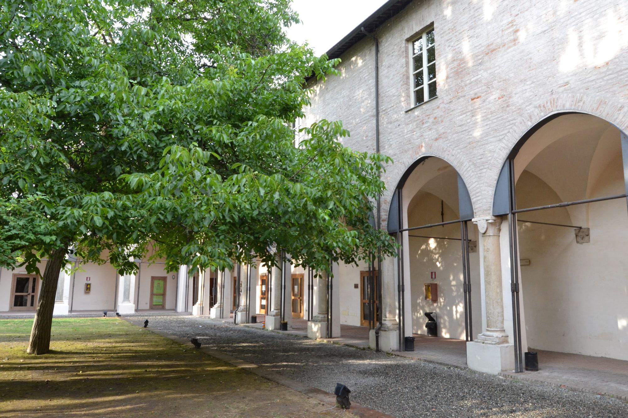 Vista Exterior Il Chiostro Hostel and Hotel