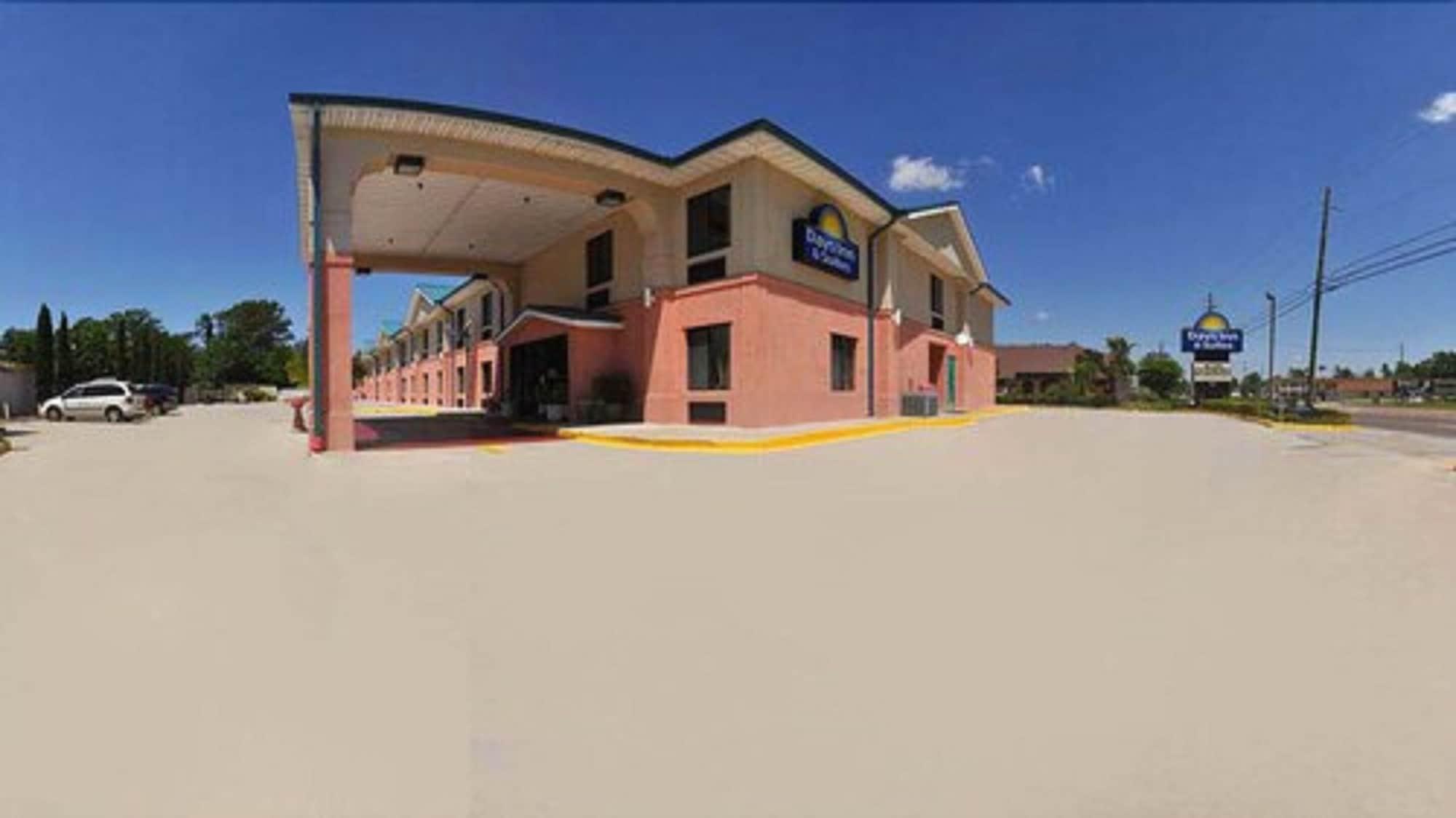 Vista Exterior Days Inn by Wyndham Panama City/Callaway