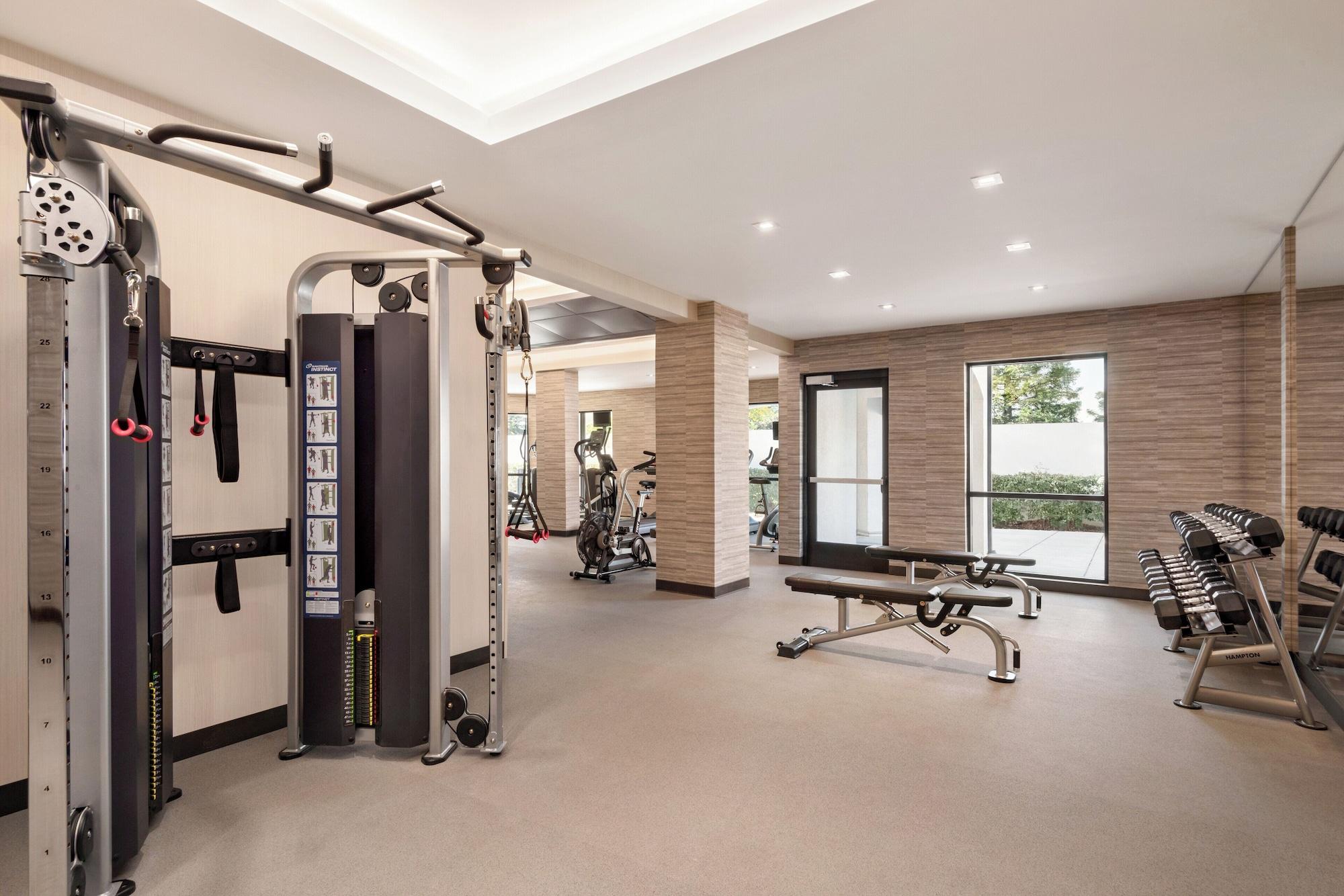 Gimnasio Courtyard Palmdale