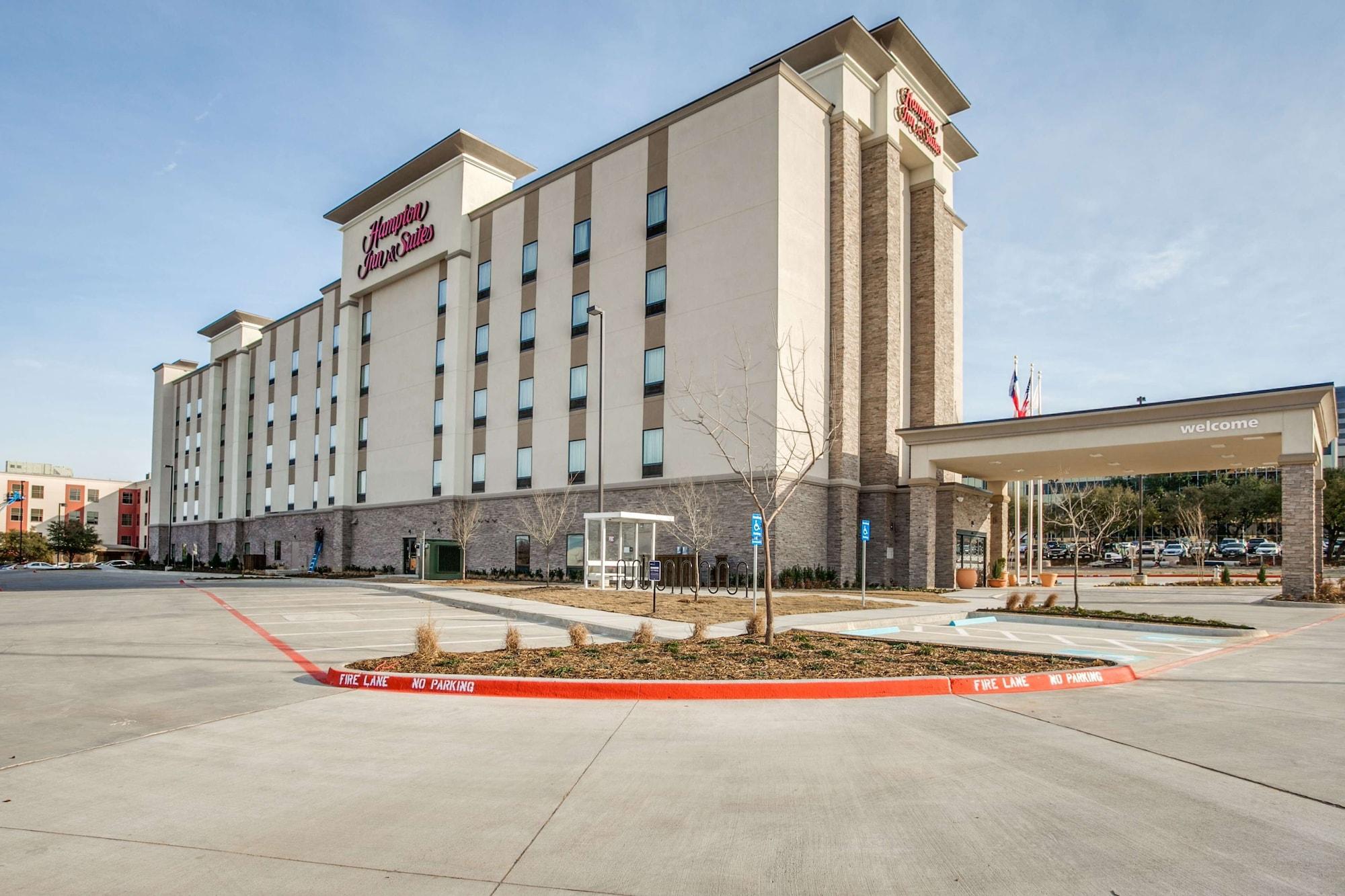 Vista Exterior Hampton Inn & Suites North Dallas Central Expy