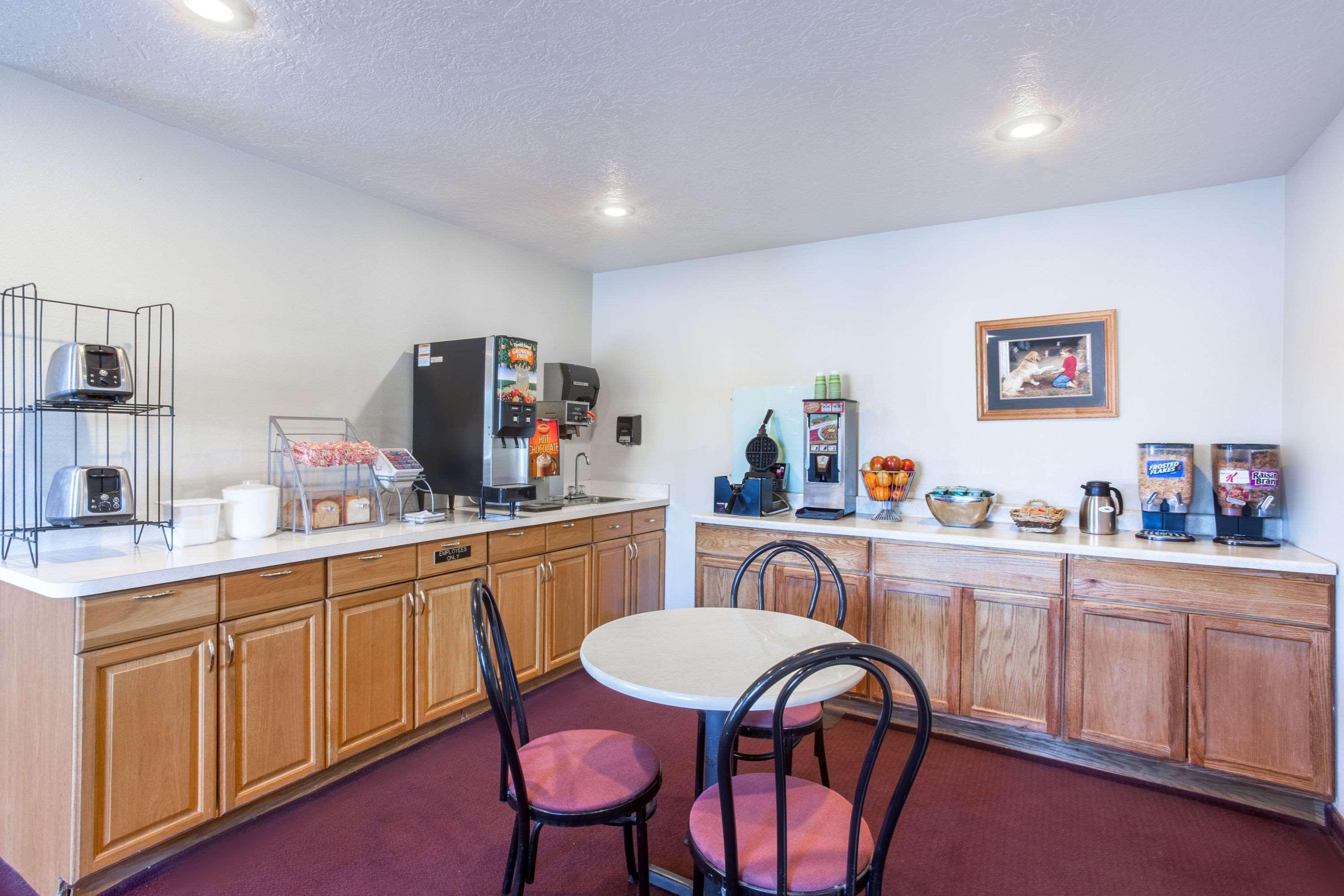 Restaurant Super 8 By Wyndham Blackfoot