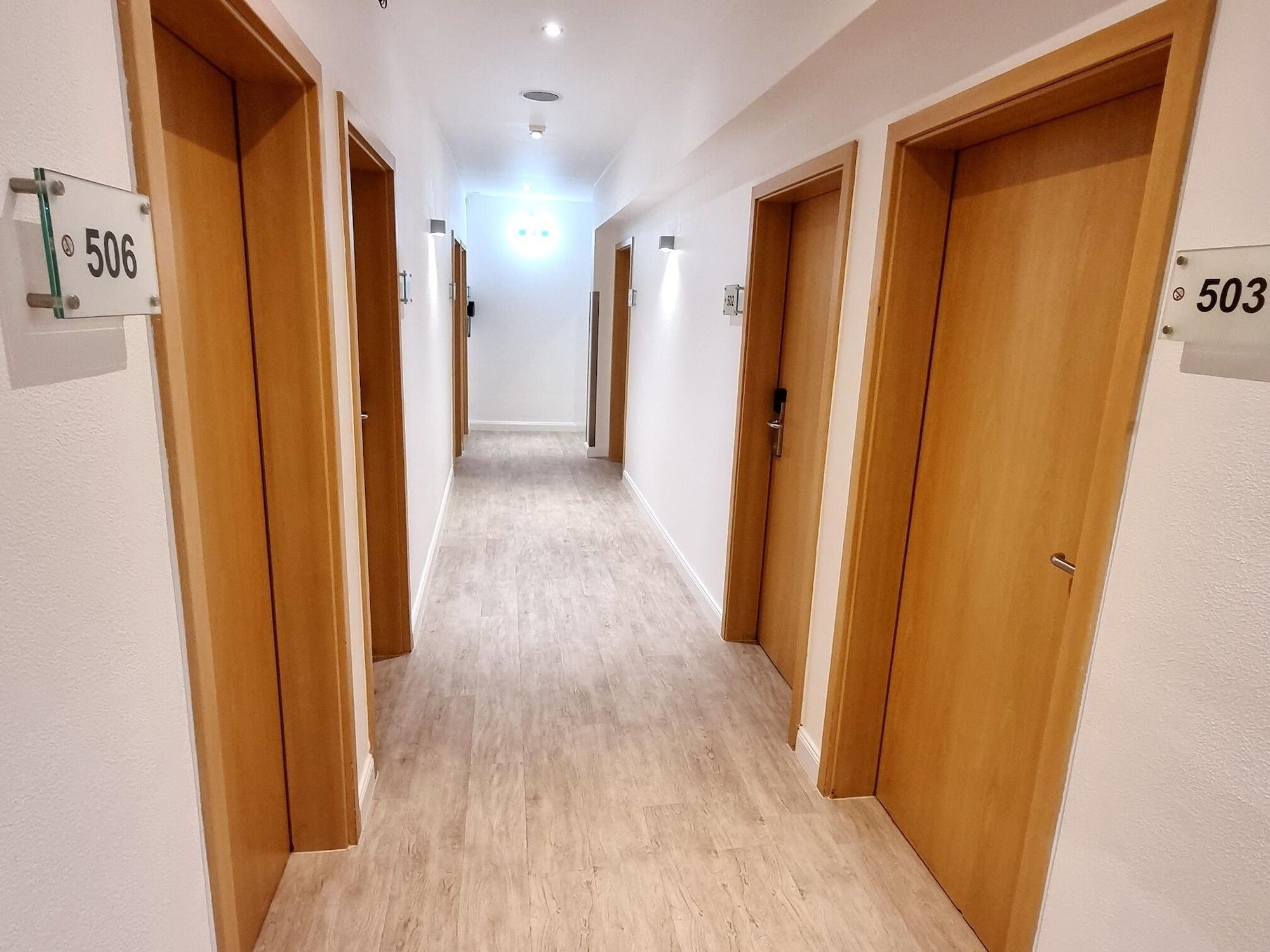 Varios Adler Hotel Frankfurt