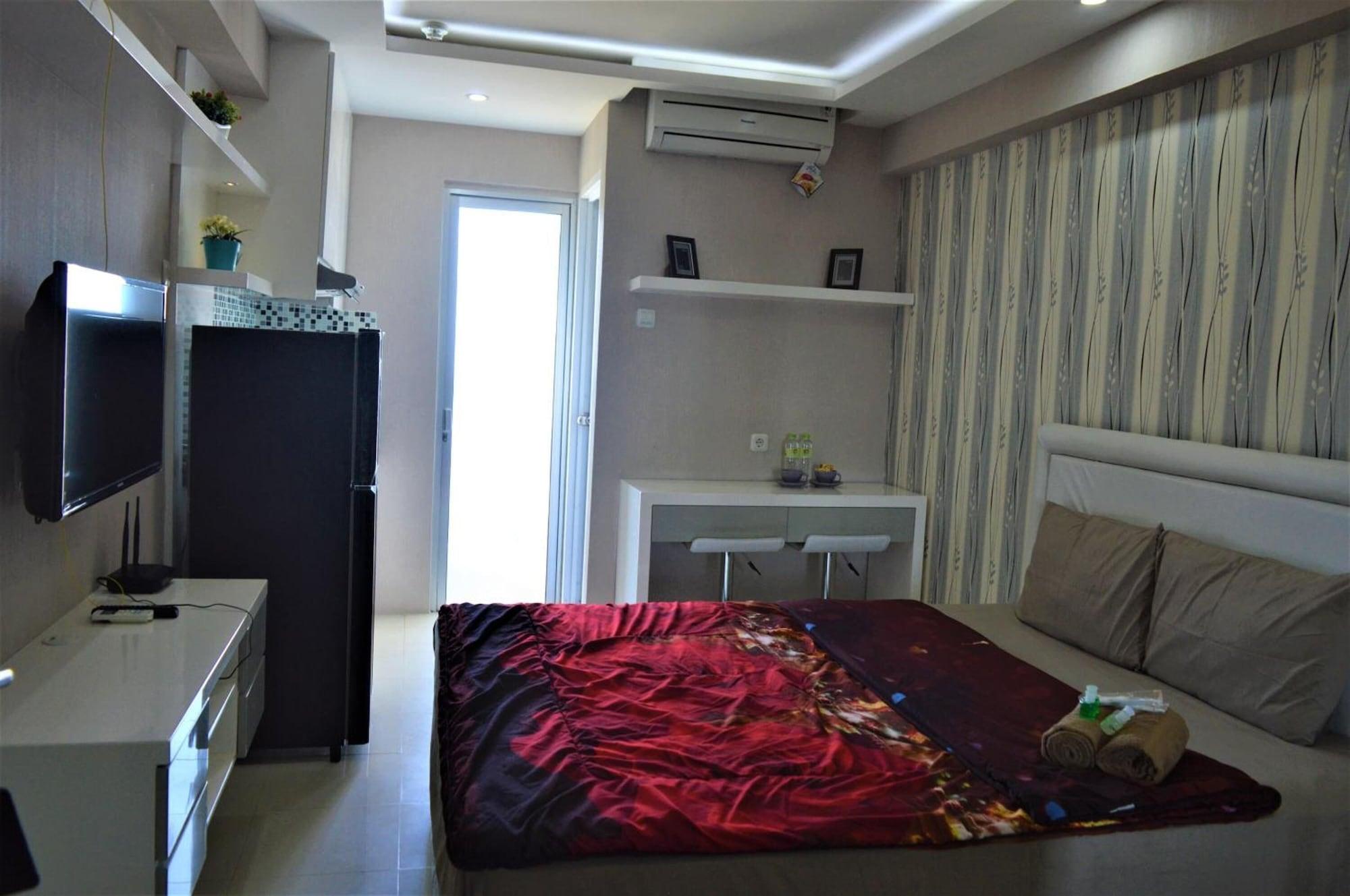 Habitación Roomku at Bassura City Apartment