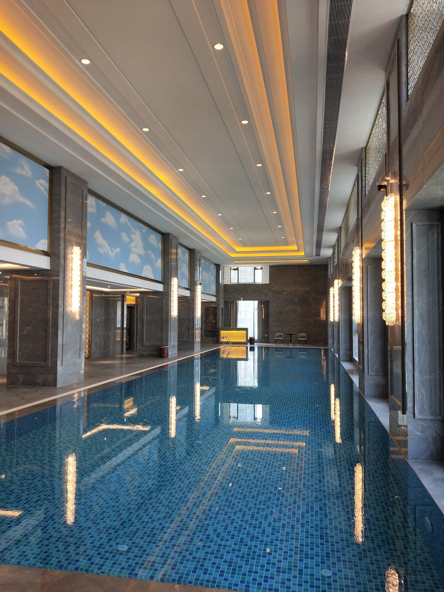 Vista Piscina Ramada Plaza by Wyndham Wenzhou