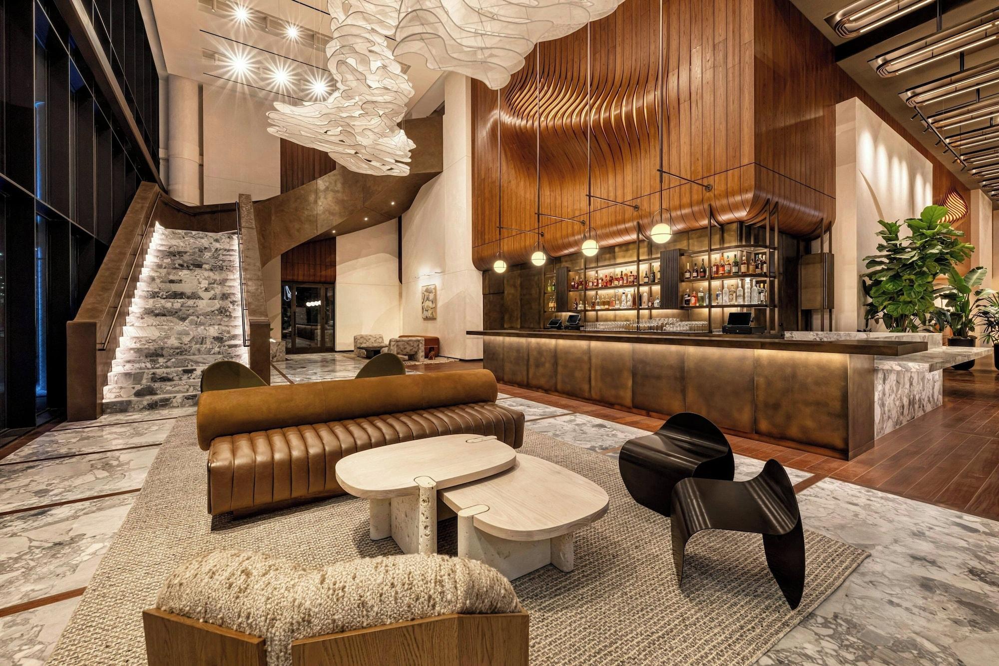 Vista Lobby The Remi Scottsdale, Autograph Collection