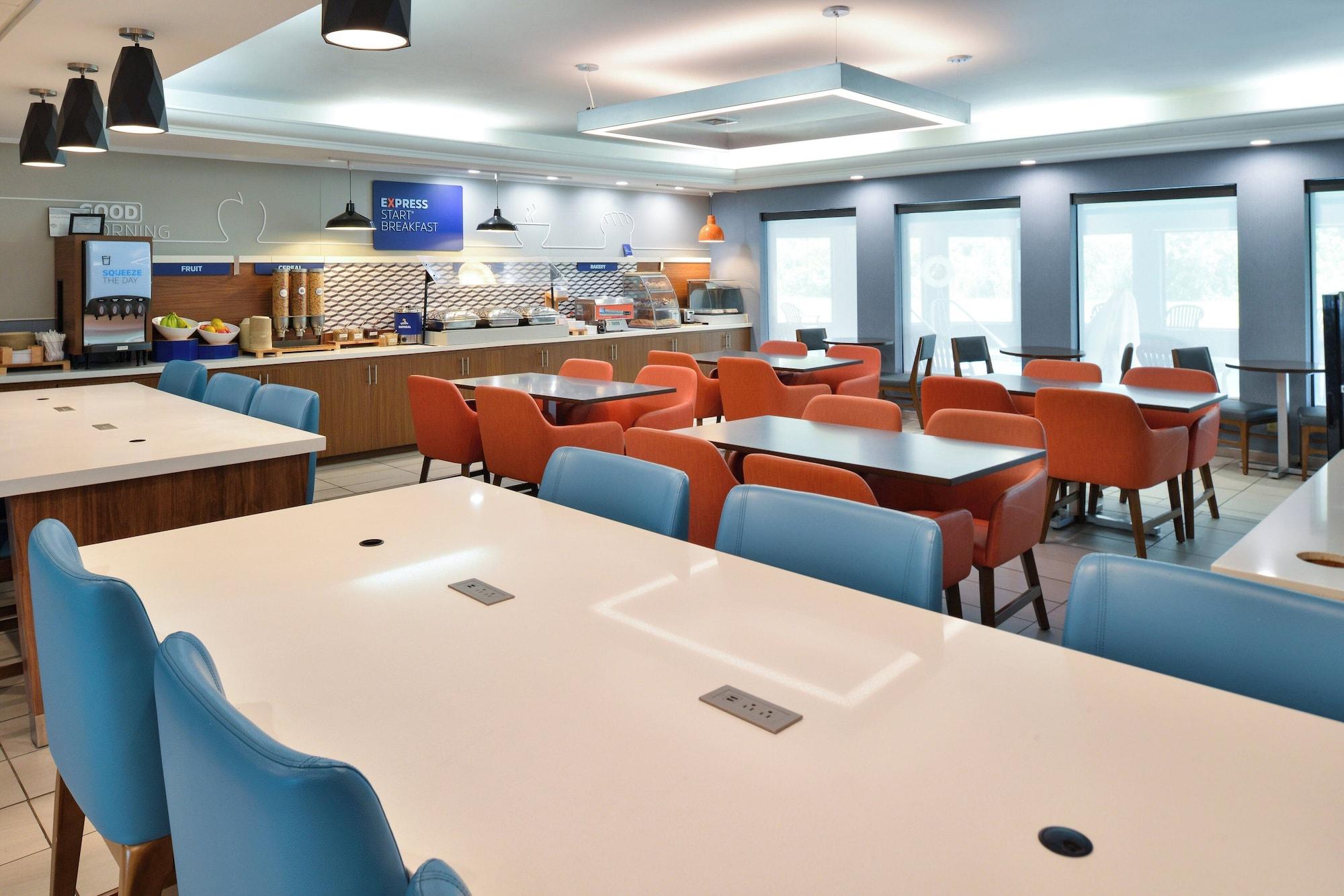 Restaurant Holiday Inn Express Lewisburg/New Columbia by IHG