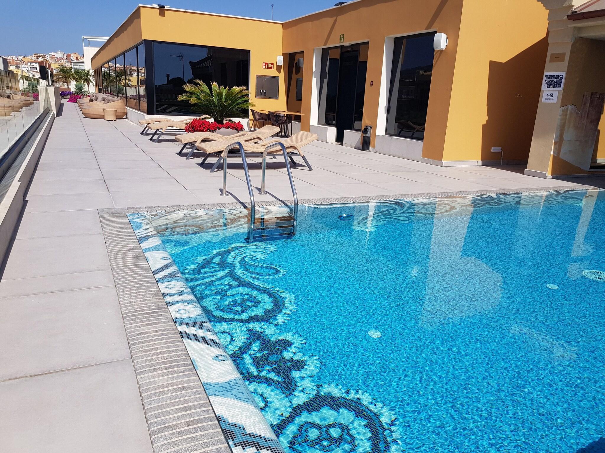 Vista Piscina Elke Spa Hotel