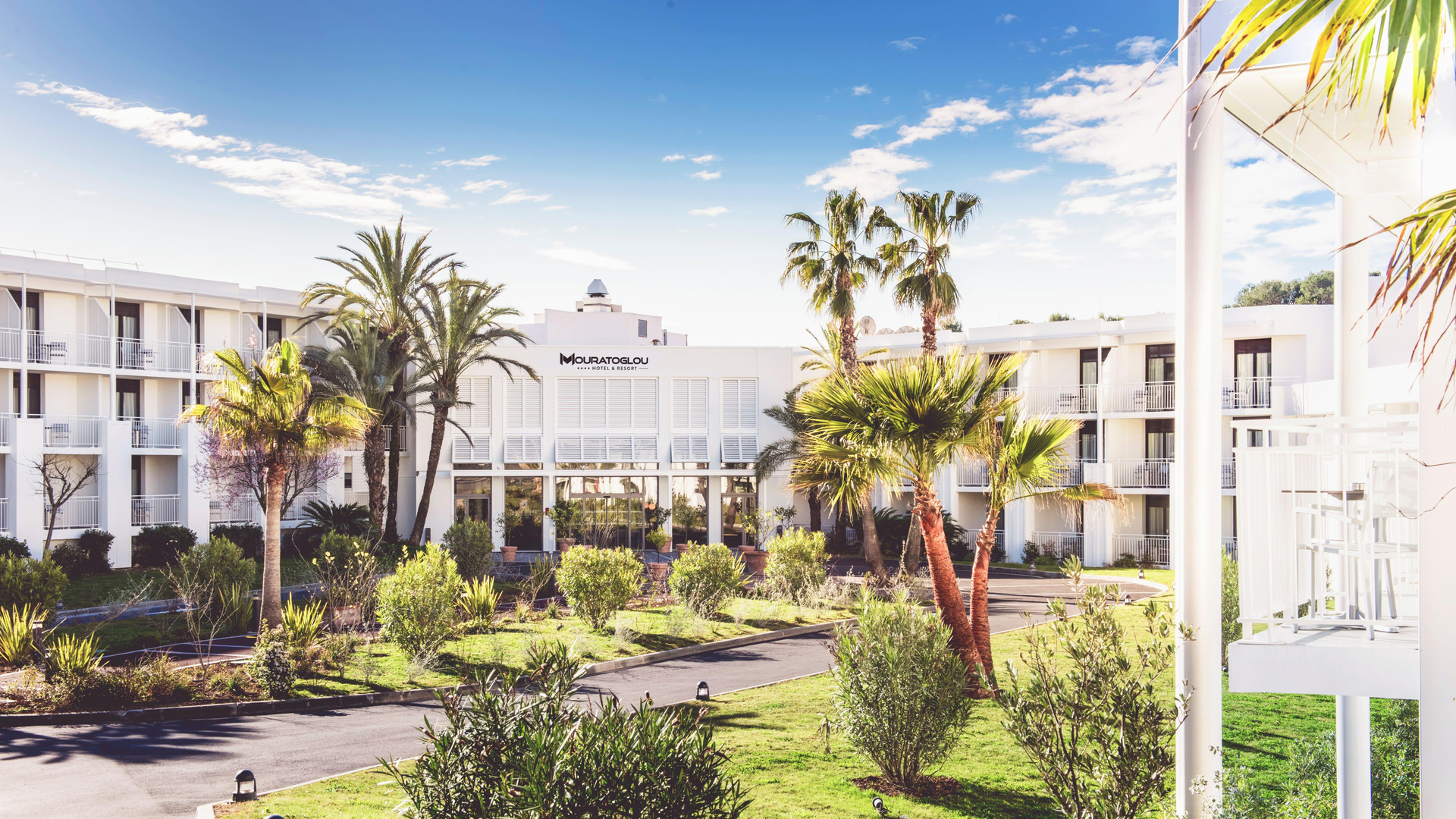 Vista Exterior Mouratoglou Hotel & Resort