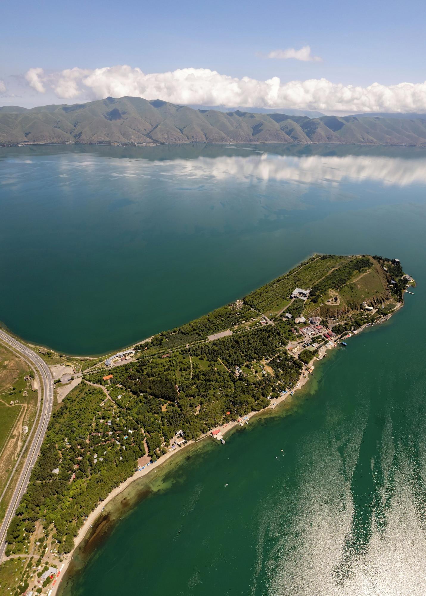 Vista Exterior Garden Inn Resort Sevan