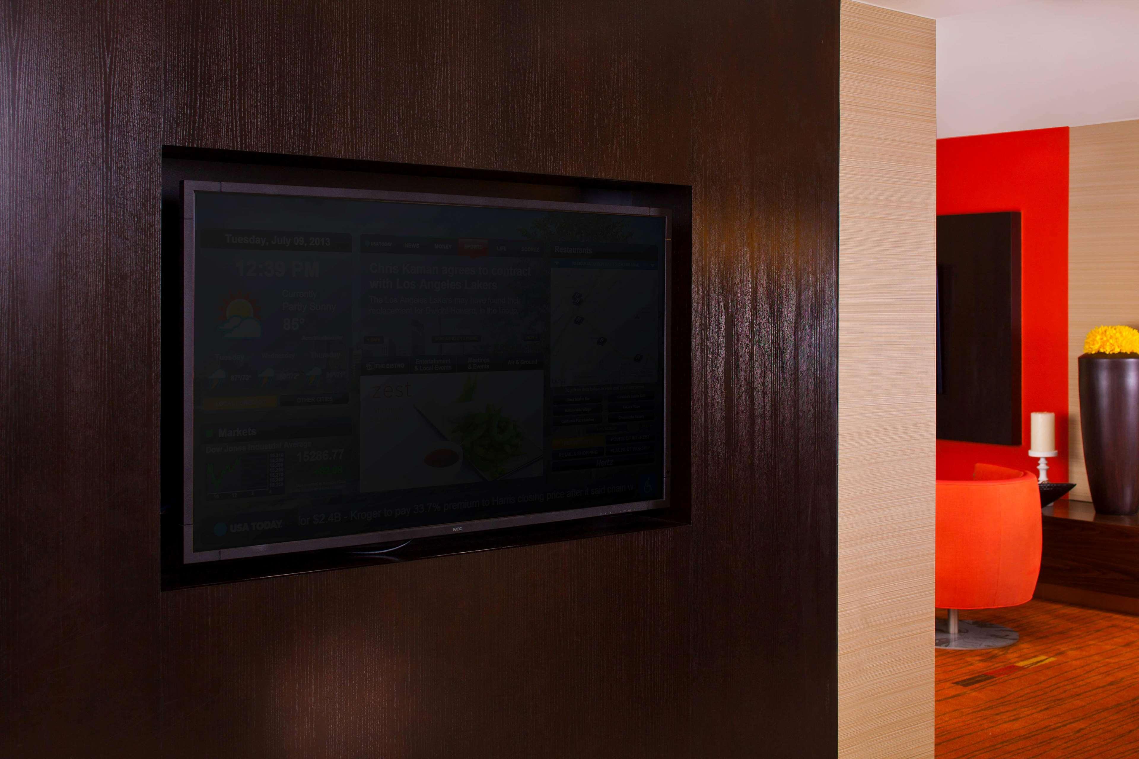 Vista Lobby Spark by Hilton Birmingham Colonnade