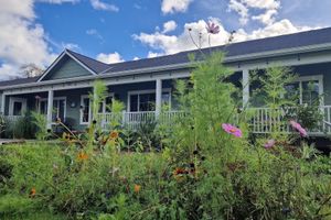 Alquiler Vacacional - ★ Wild West Coast Getaway ★ Hot Tub ★ game room ★ in Forks ★ creek ★ Starlink ★