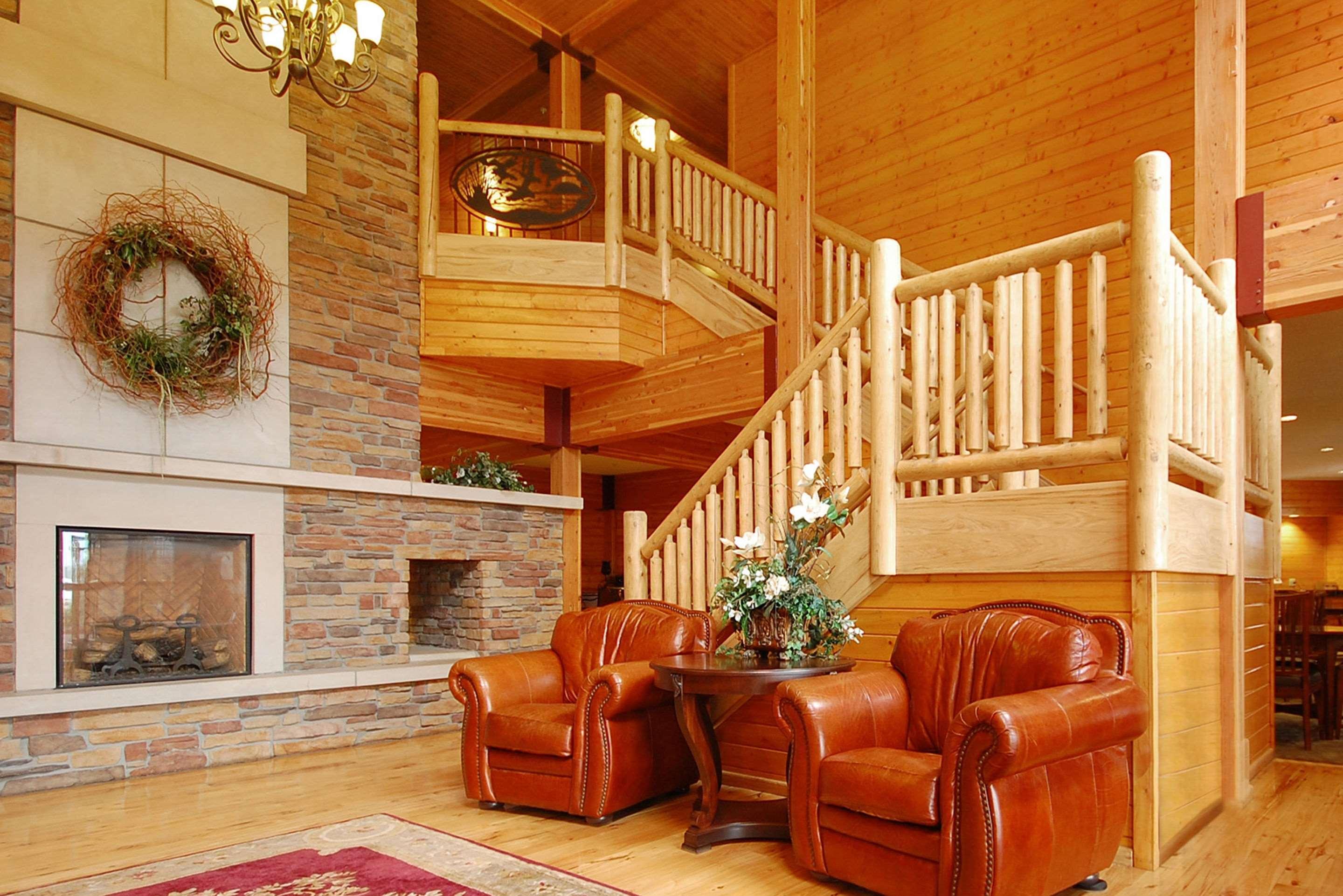 Vista Lobby Norfolk Lodge & Suites, an Ascend Collection Hotel