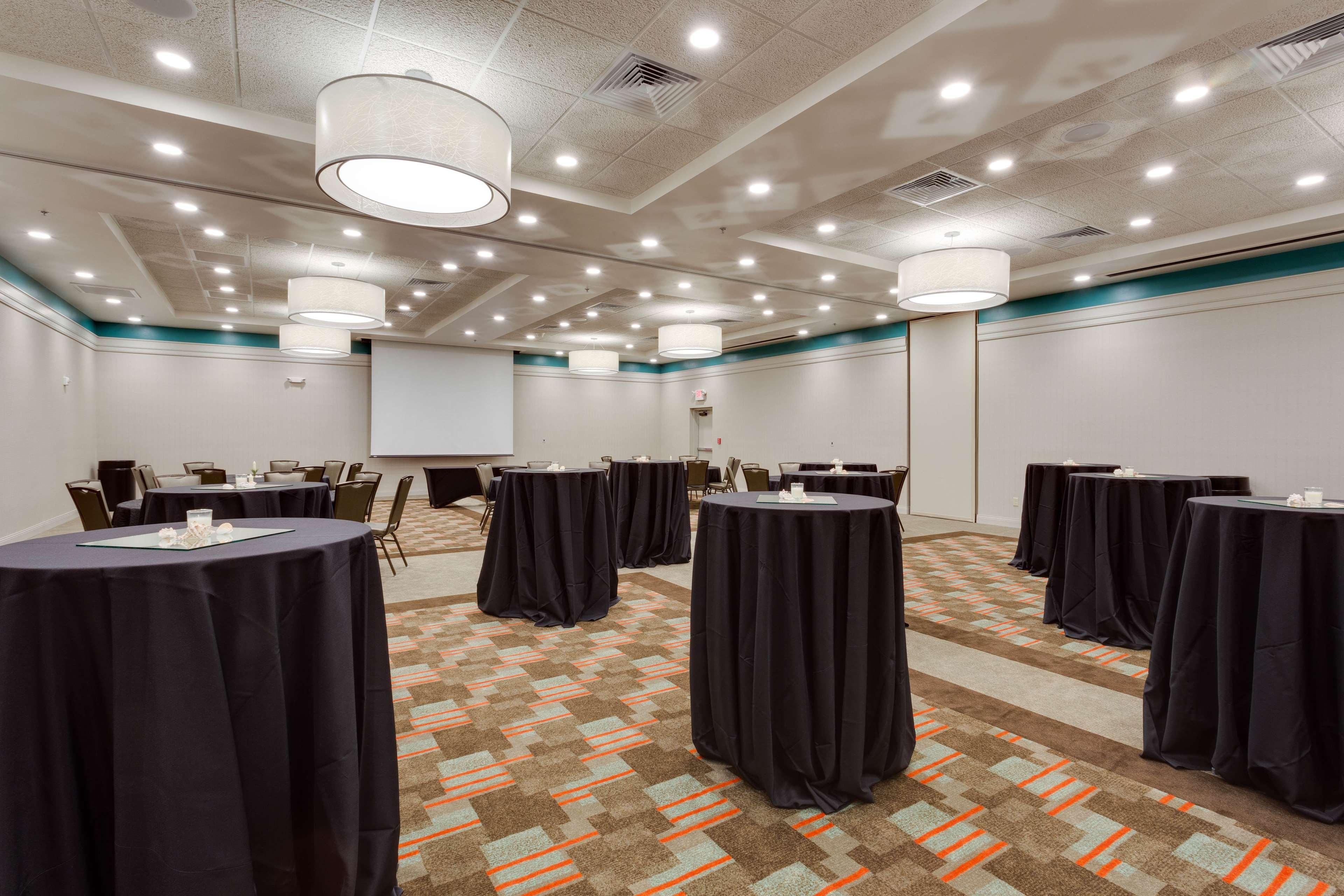 Centro de Negocios Drury Inn Suites Fort Myers