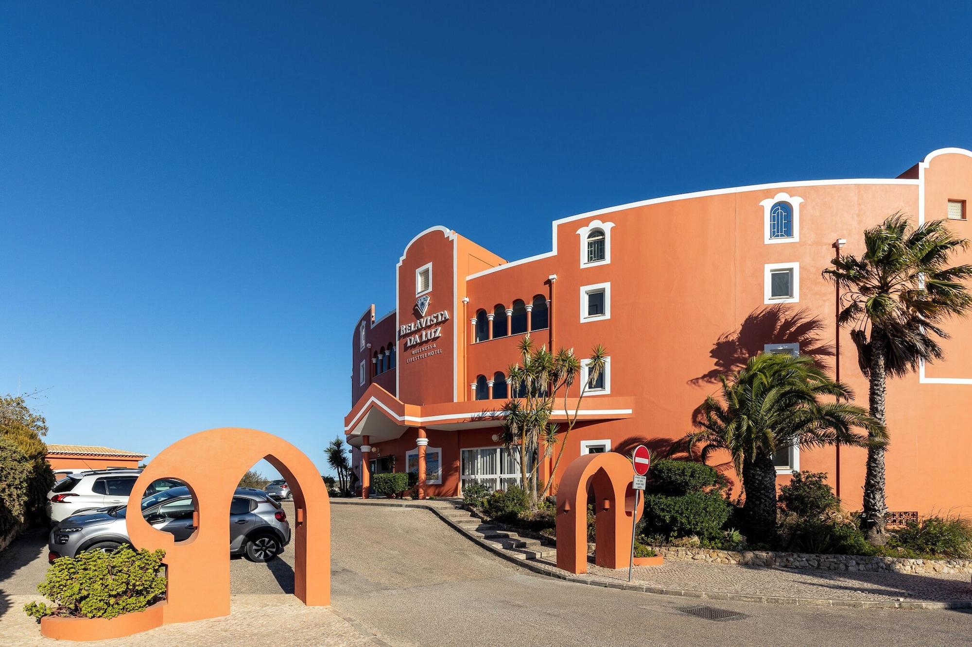 Vista Exterior Belavista da Luz – Wellness & Lifestyle Hotel