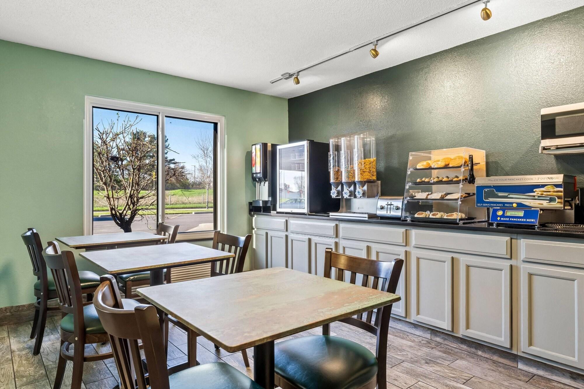 Restaurant Days Inn by Wyndham Black River Falls I-94 on ATV Trail