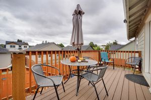 Alquiler Vacacional - Springfield Apt w/ Deck + Central Location!