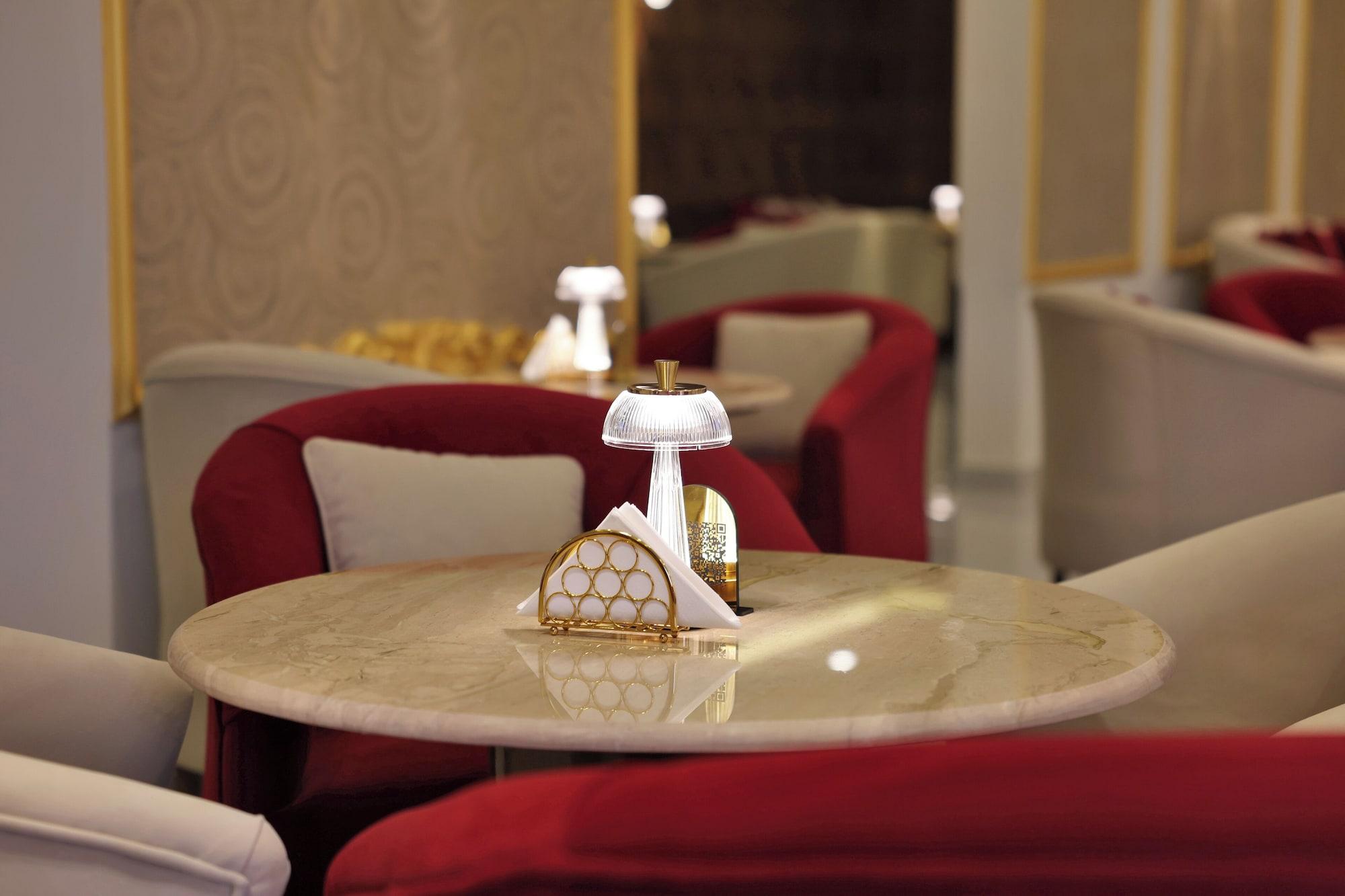 Restaurante alzuwain hotil