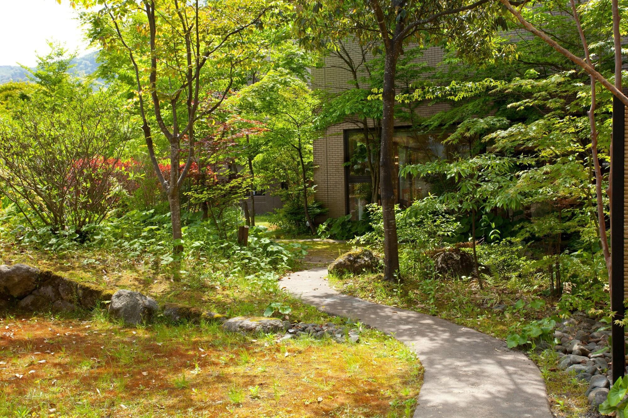Vista Exterior Yufuin Hotel Shuhokan
