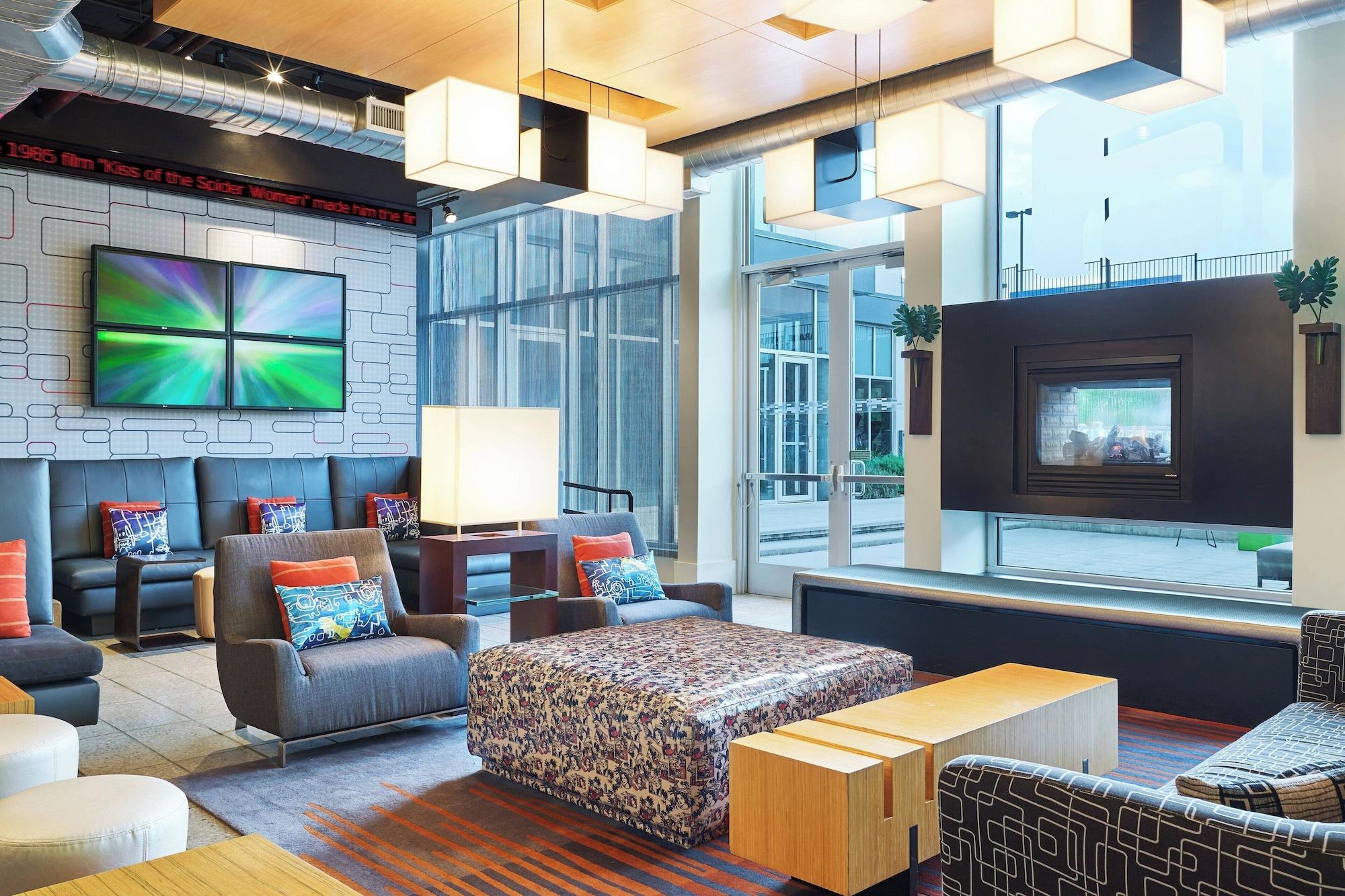 Bar/Salón Aloft Frisco