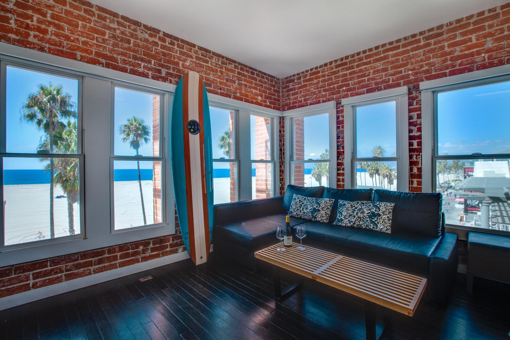 Varios Venice Breeze Suites