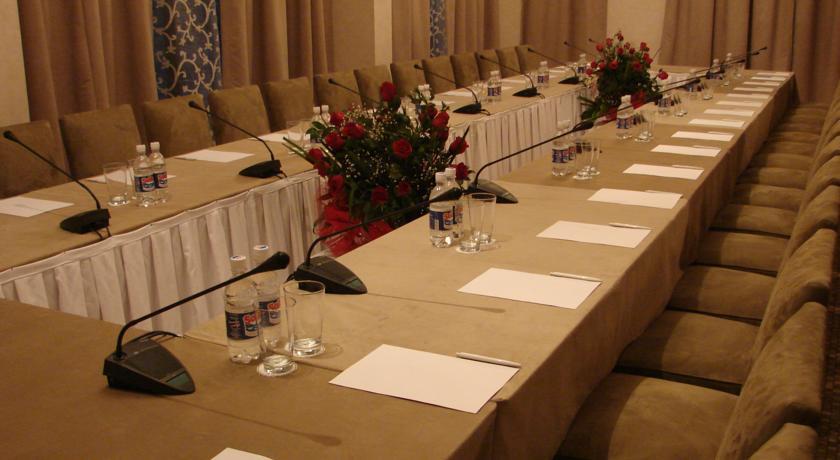 Centro de Negocios Sheki Saray