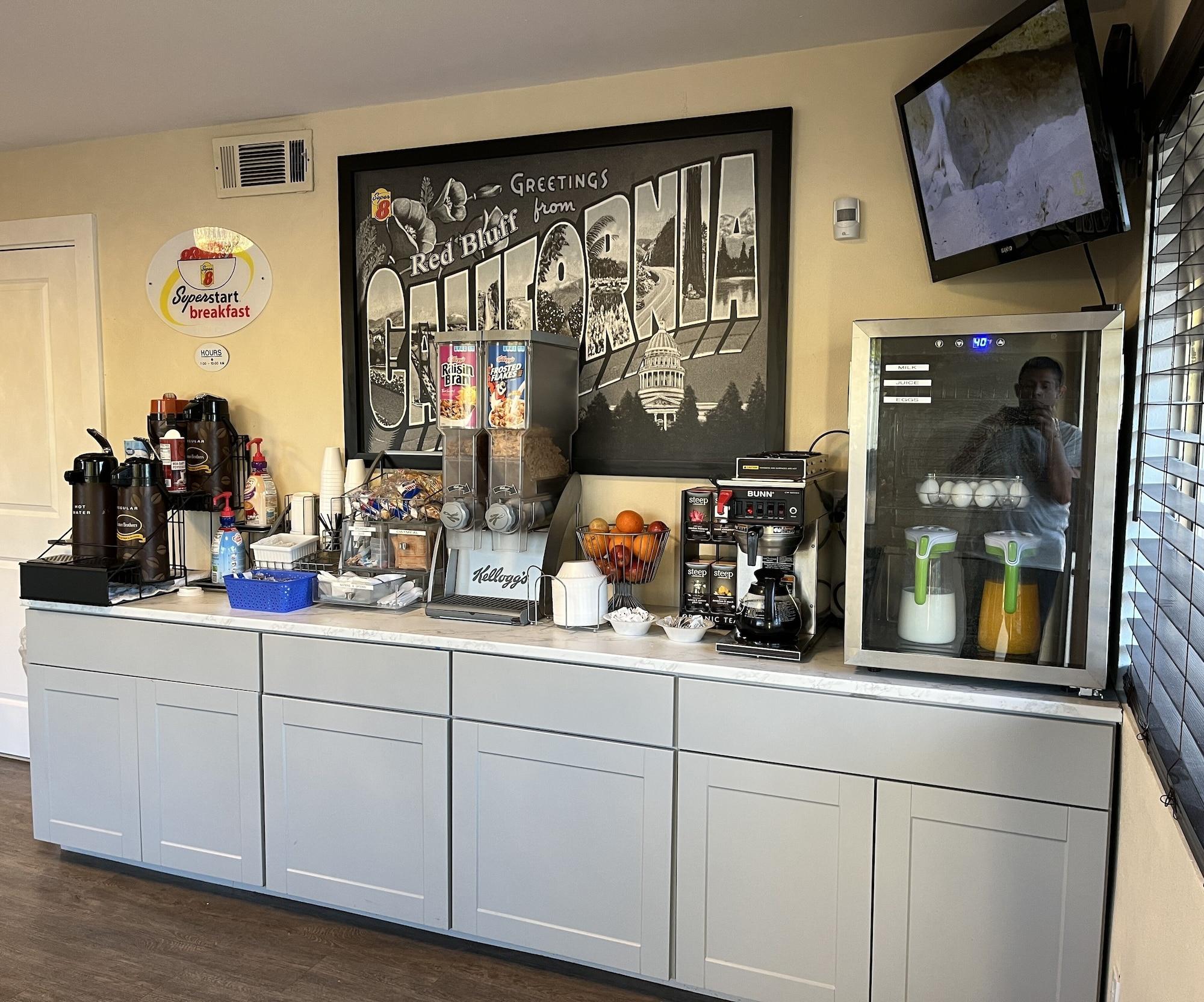 Restaurant Super 8 by Wyndham Red Bluff