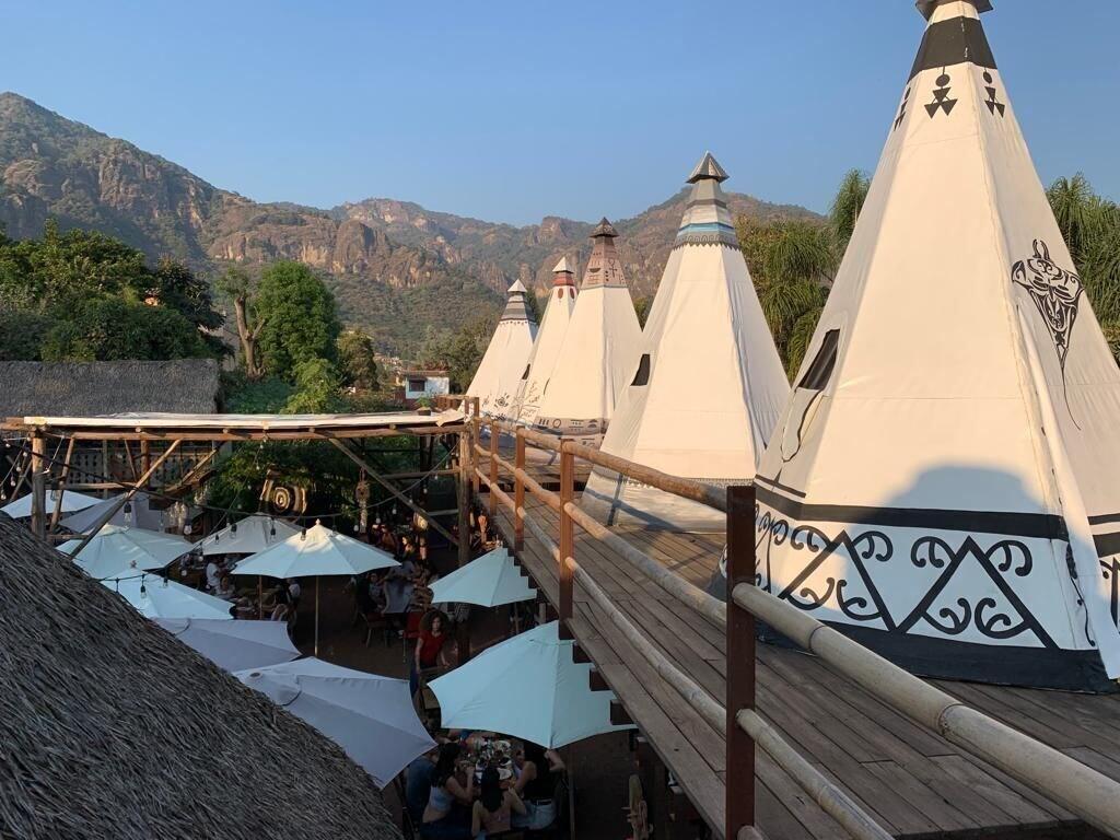 Varios Hostel tipis