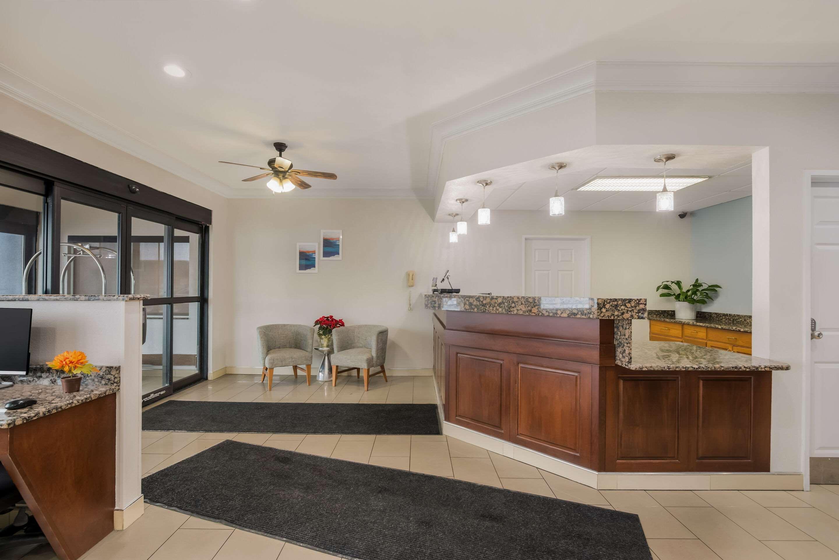 Vista Lobby MainStay Suites Joliet I-80