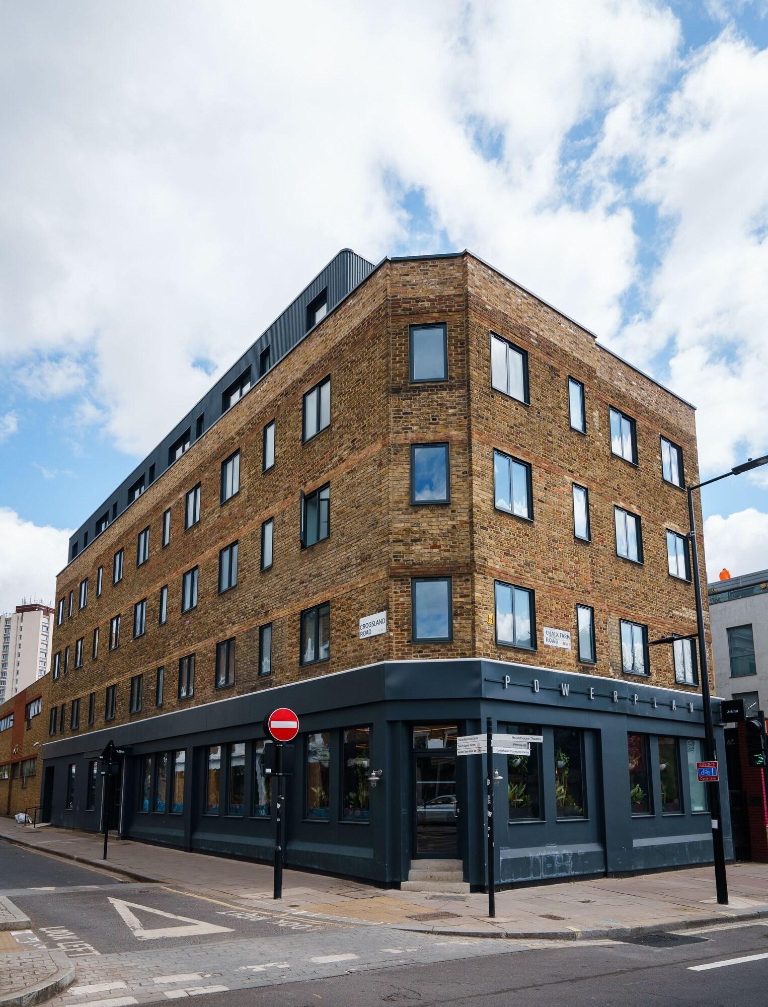 Vista Exterior Selina Camden