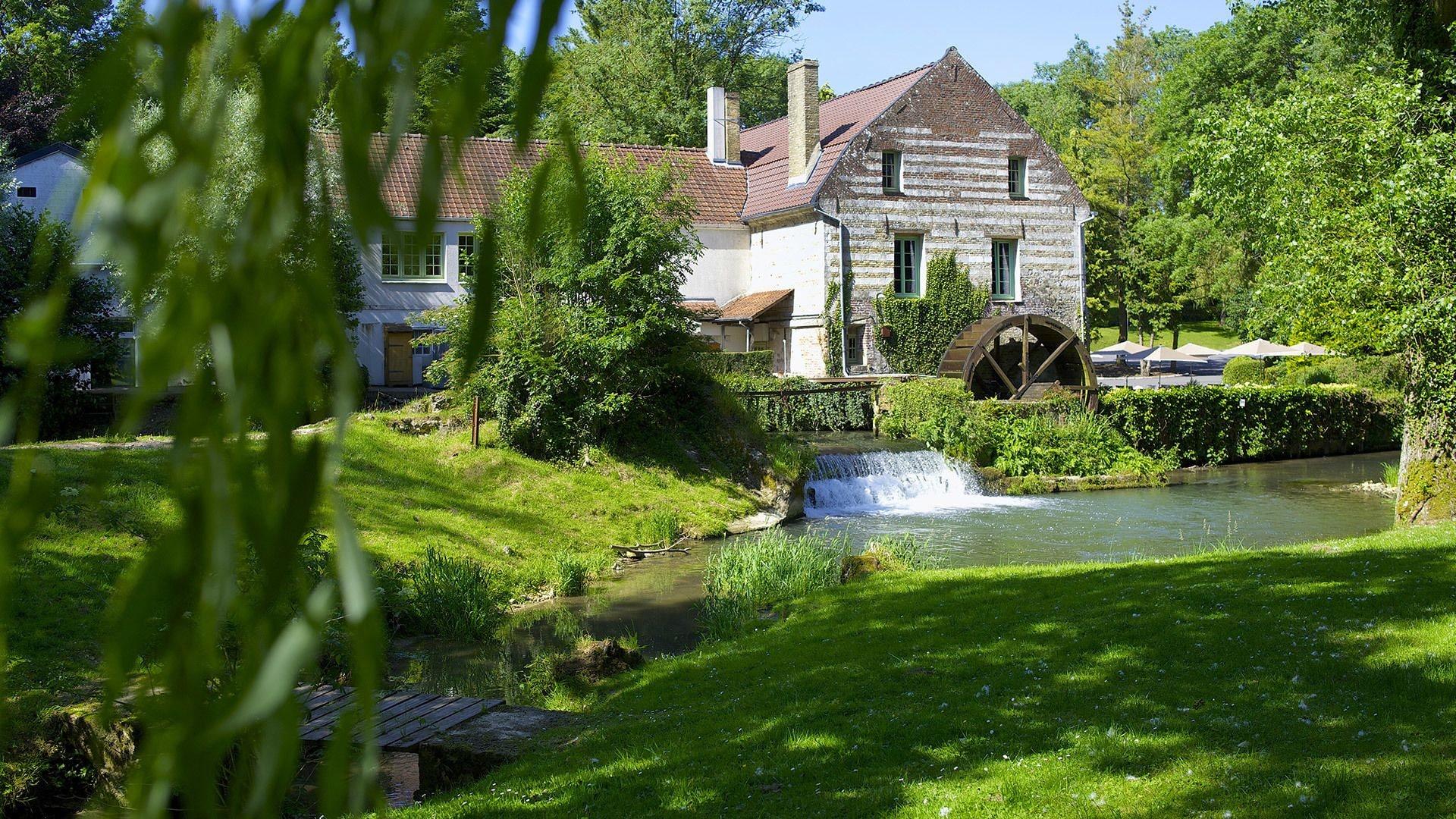Varios Le moulin de Mombreux