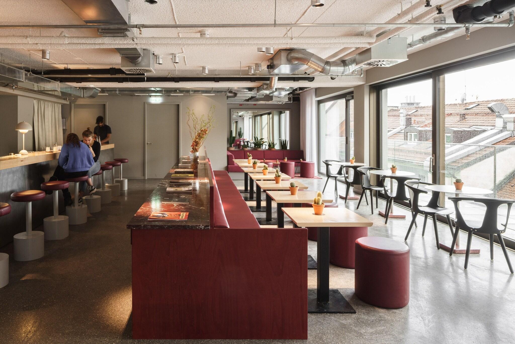 Bar/Salón Haus im Tal