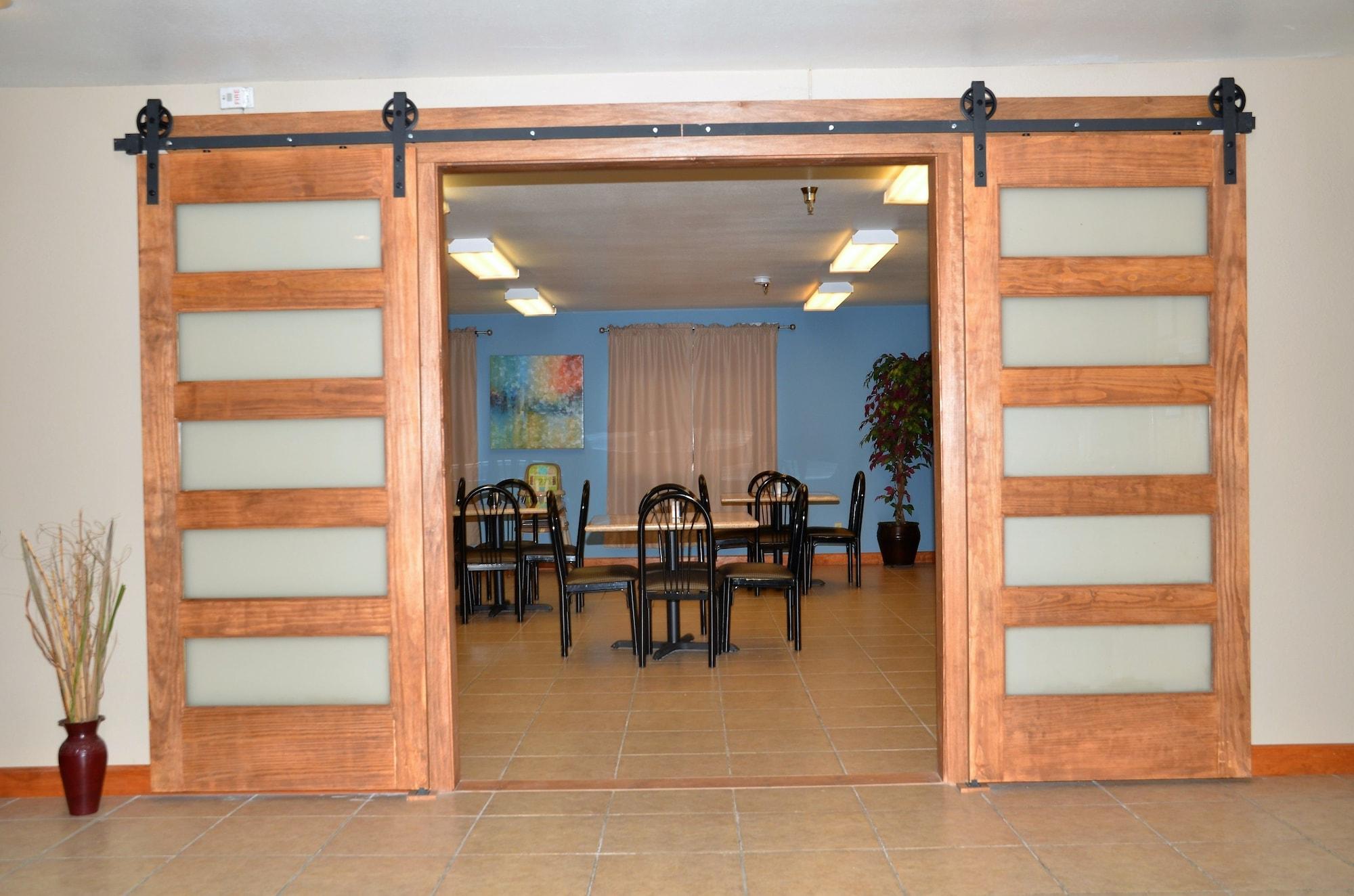 Vista Lobby Rock Creek Hotel