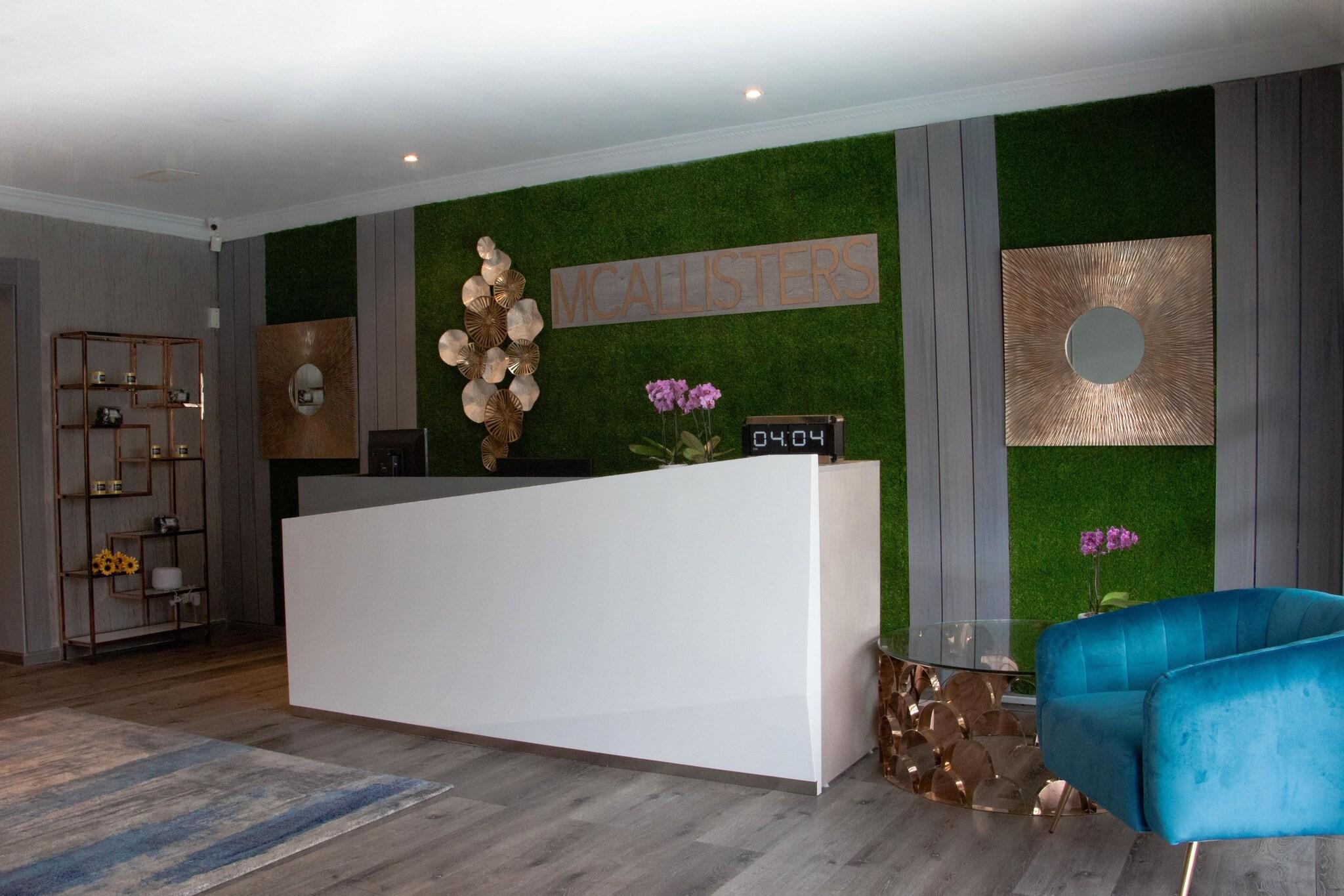 Vista Lobby McAllisters on 8th