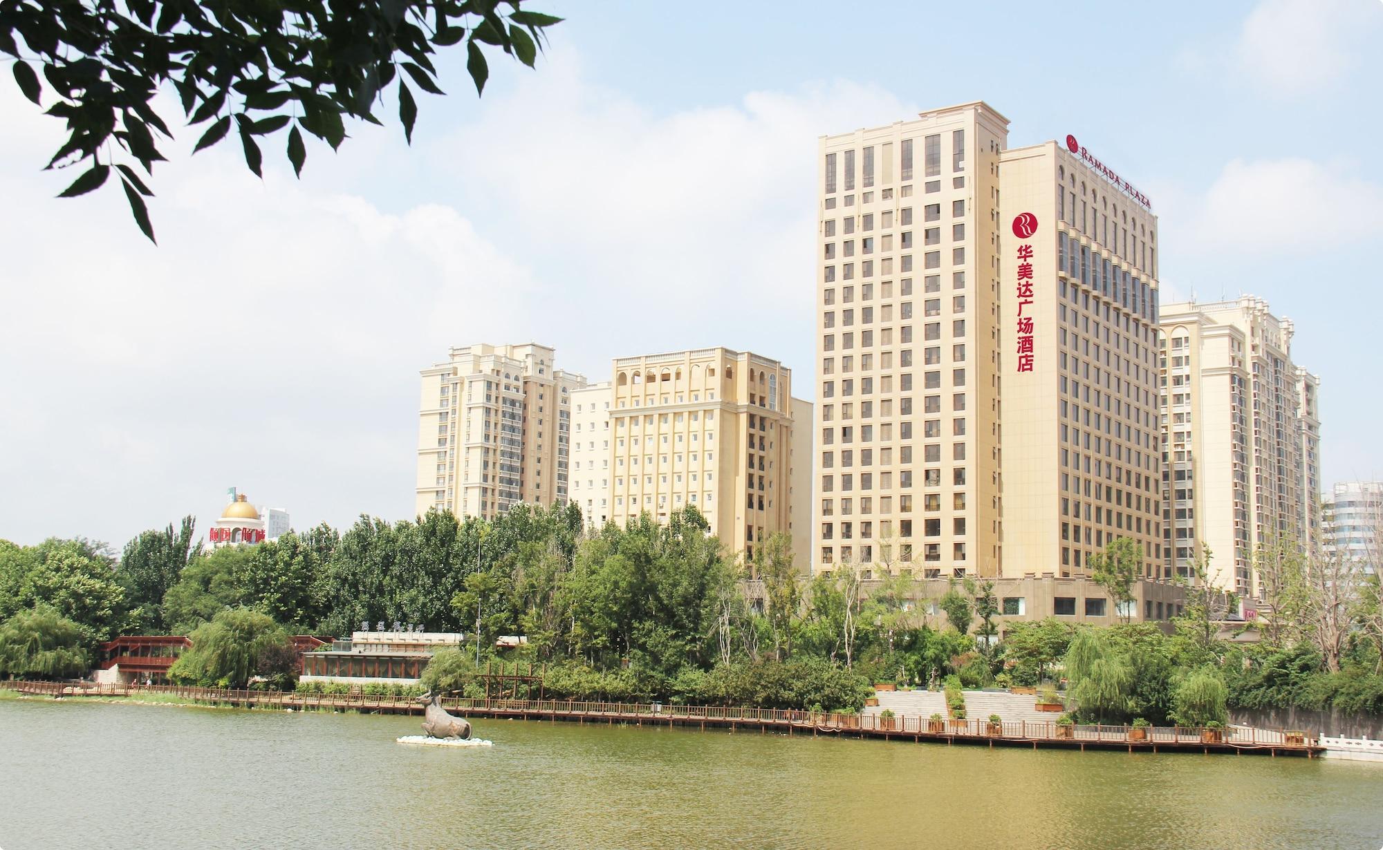 Vista Exterior Ramada Plaza Weifang