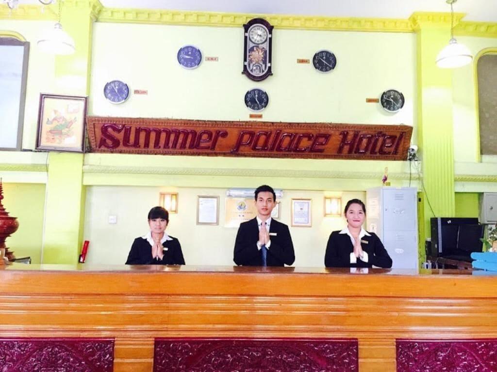 Vista Lobby Summer Palace Hotel