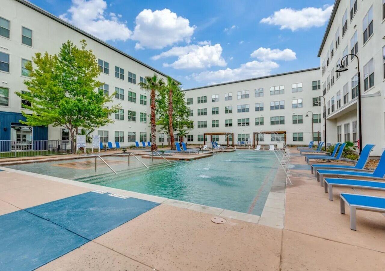 Varios Tx Home Group- San Antonio