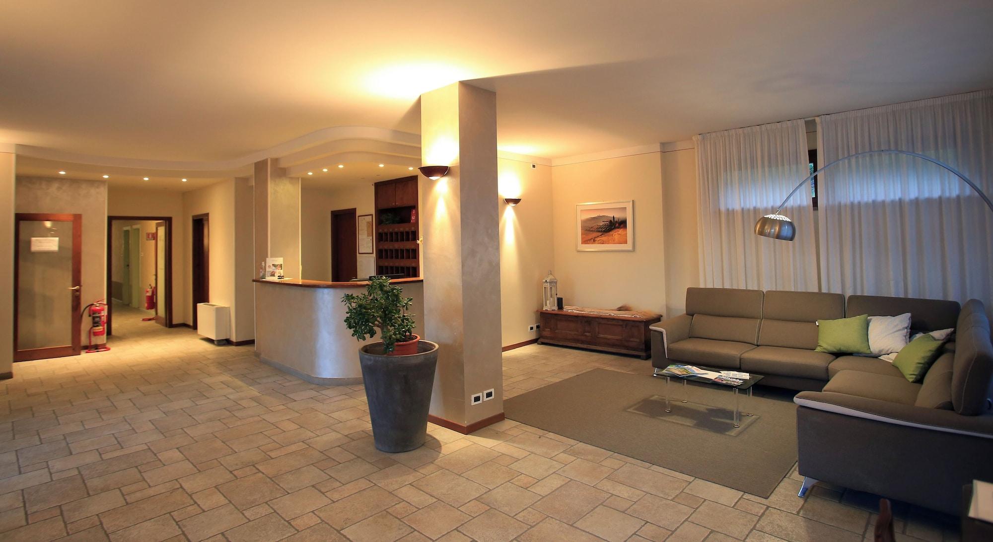 Vista Lobby Hotel Le Colline