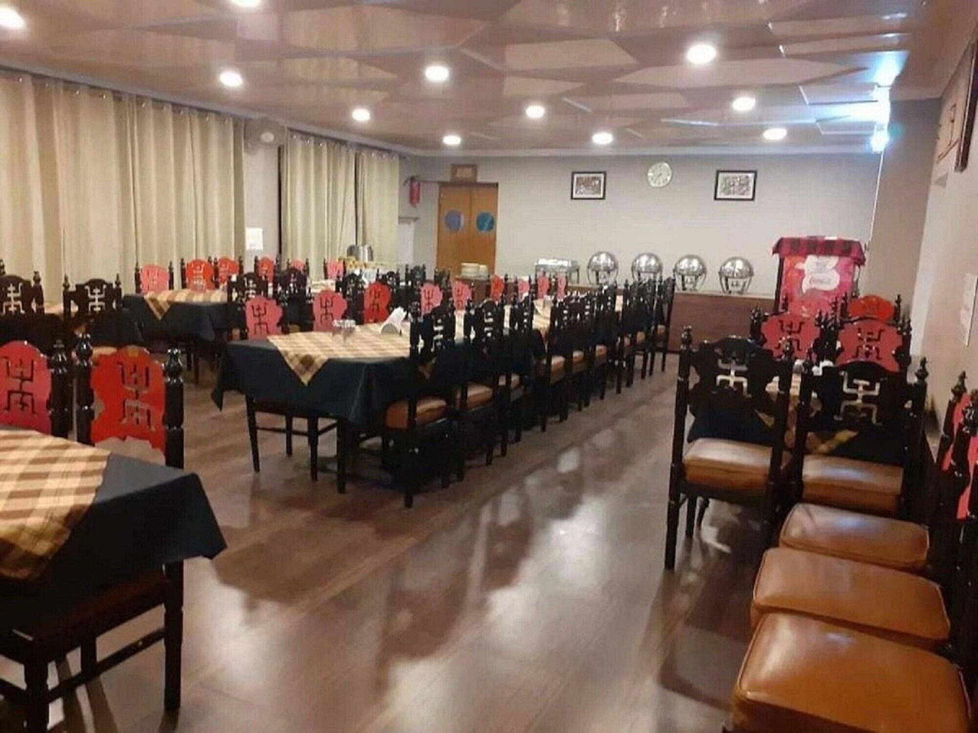 Restaurant Hotel D'Zojila - Kargil
