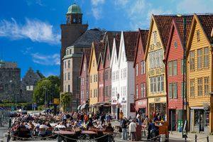 Actividad - Recorrido turístico por Ålesund en autobús con paradas libres