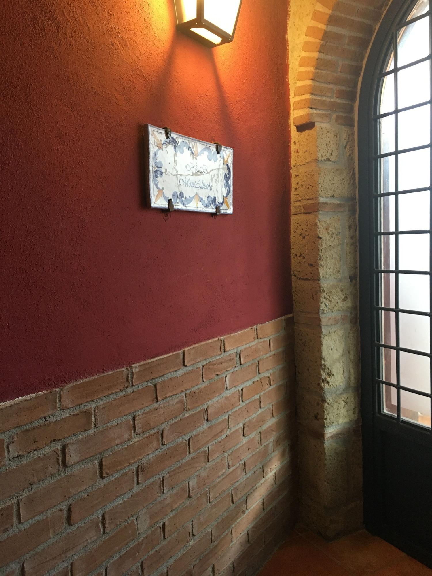Vista Lobby MontAlbano