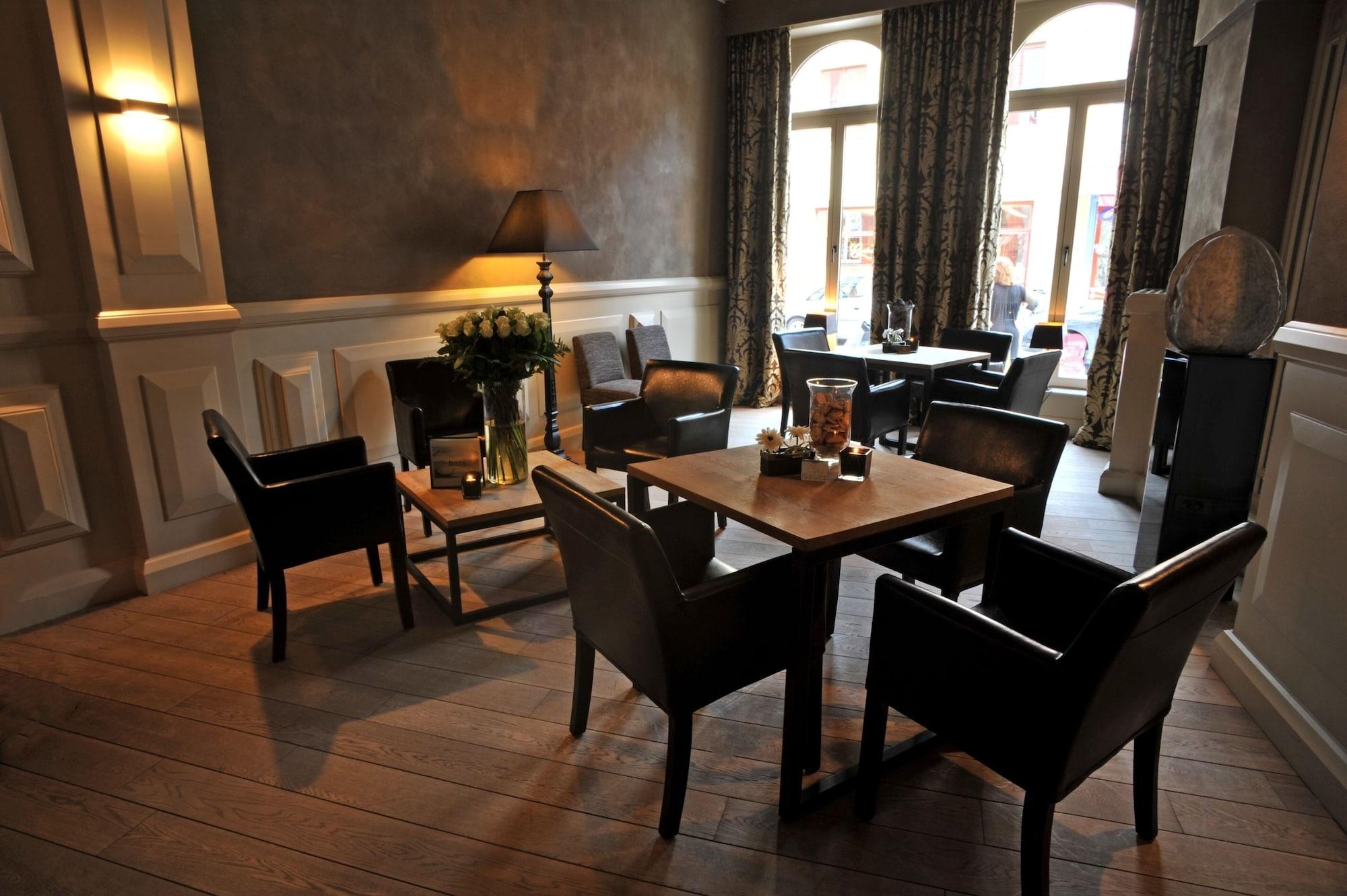 Vista Lobby Flanders Hotel