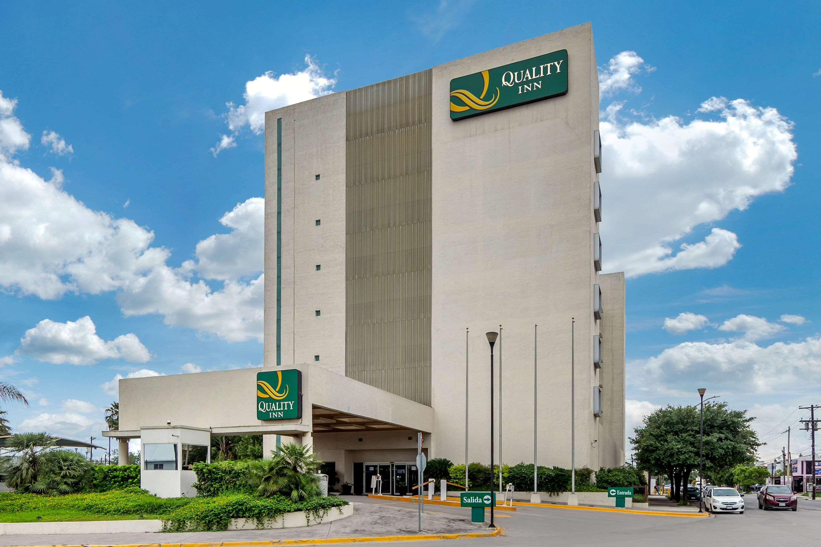 Vista Exterior Quality Inn Monterrey La Fe