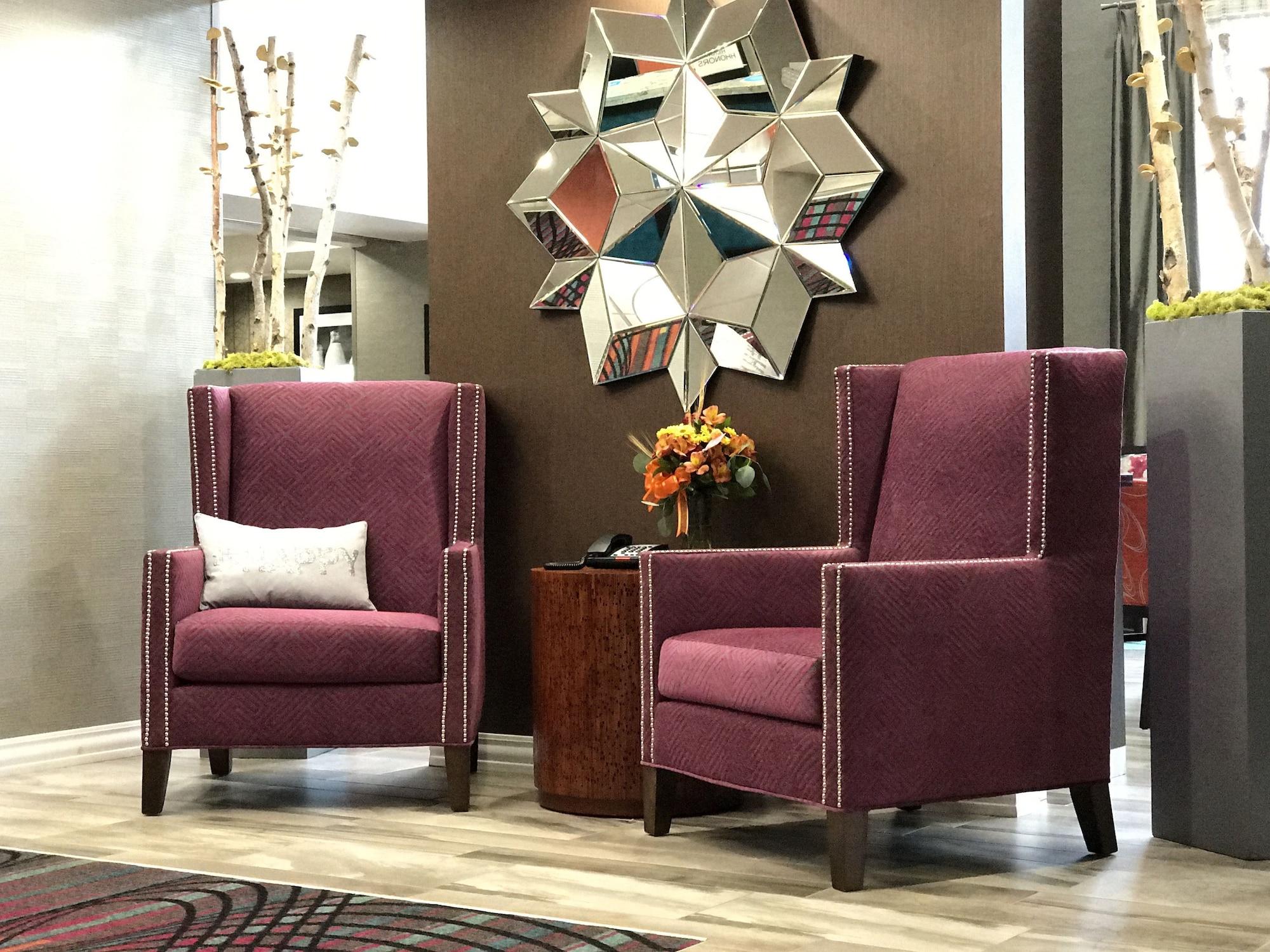 Vista Lobby Hampton Inn & Suites Moore