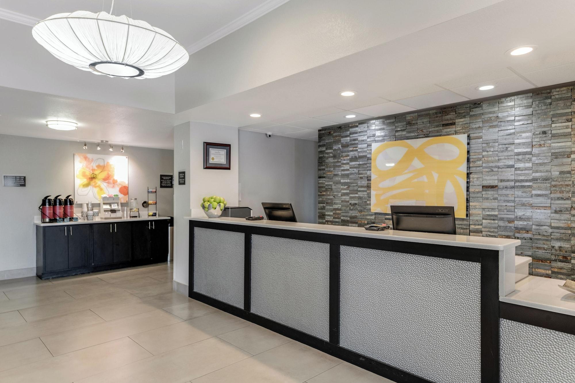 Vista Lobby Best Western Auburndale Inn & Suites
