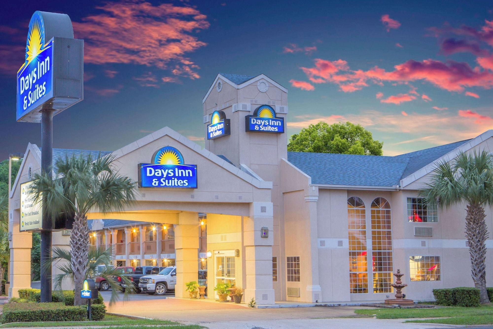 Vista Exterior Days Inn by Wyndham Nacogdoches/SFA University/Downtown