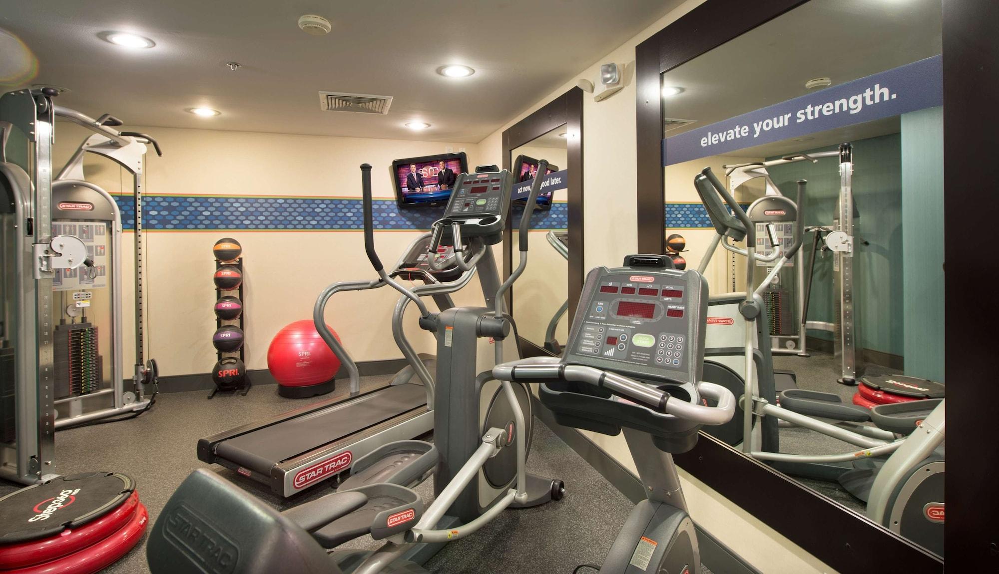 Gimnasio Hampton Inn Cornelia