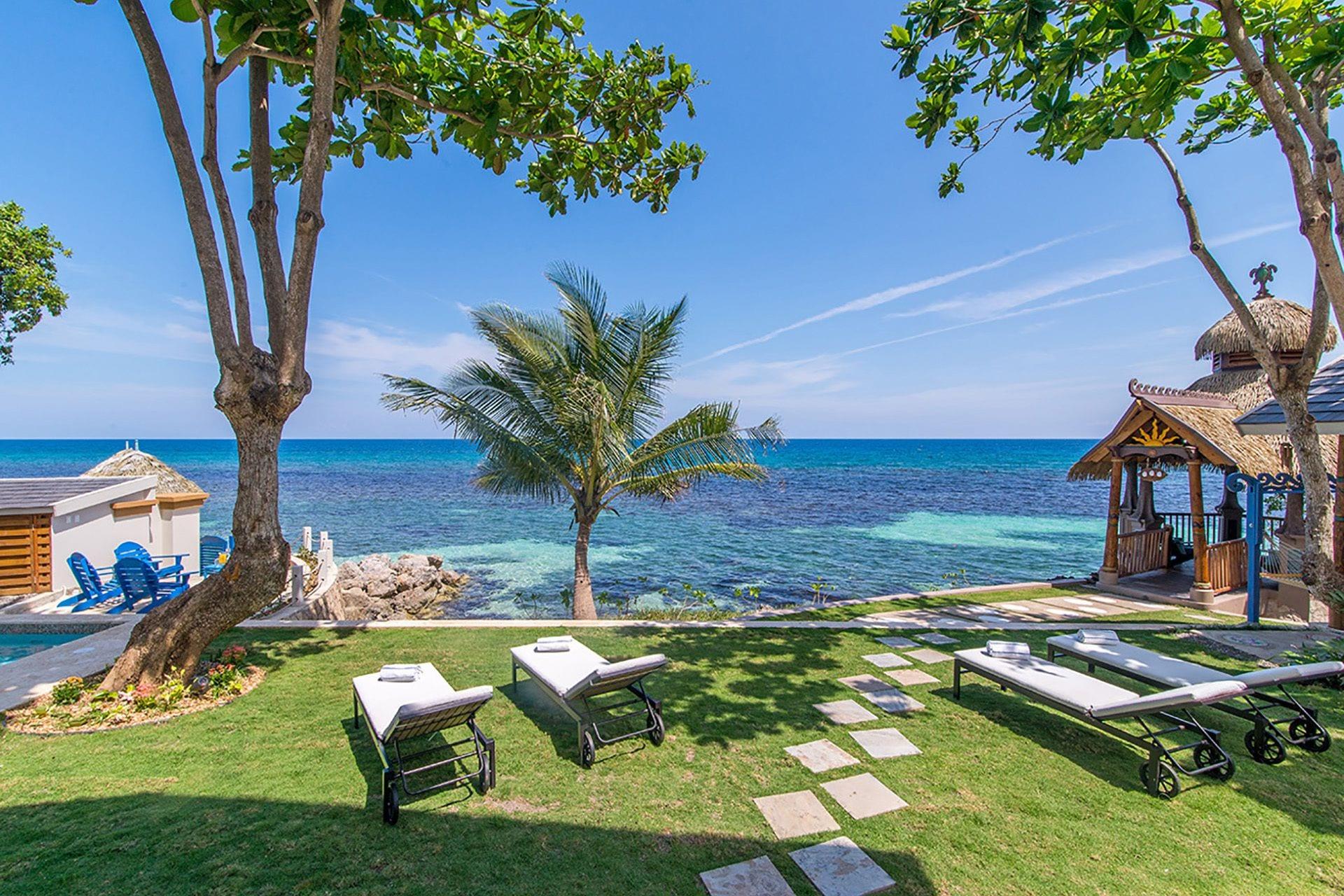 Vista Exterior Hermosa Cove Villa Resort and Suites