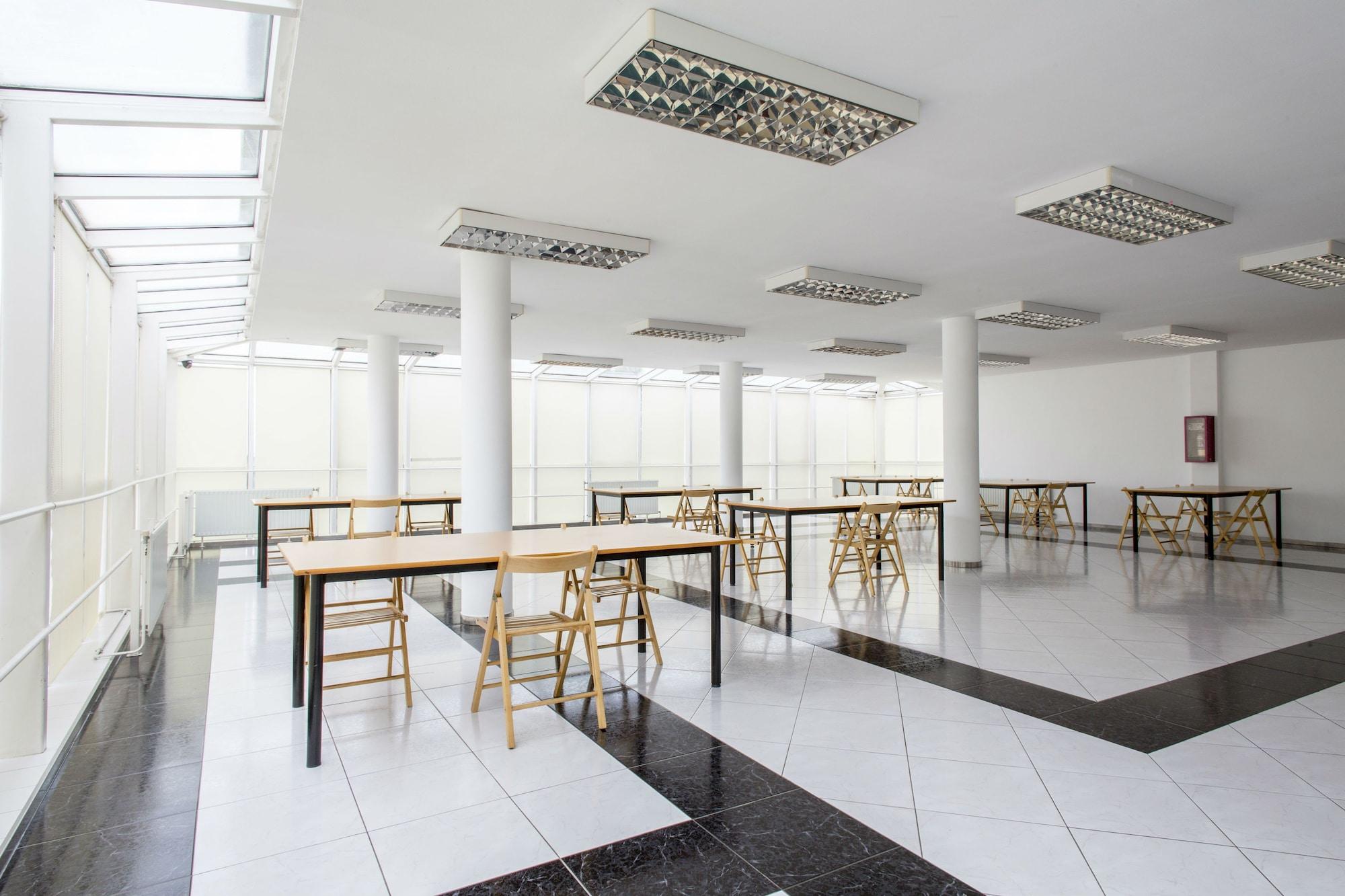 Sala de Reuniones Residencia Universitaria Resa Siglo XXI